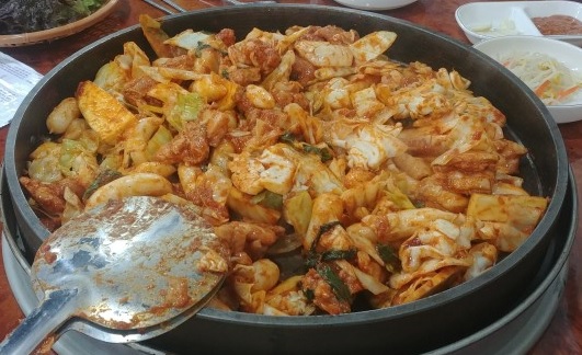 춘천참닭갈비막국수