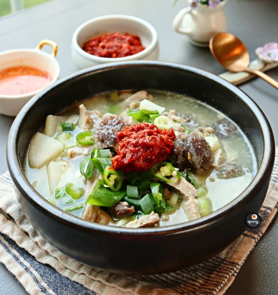 사계절 장터국밥&양푼김치찌개