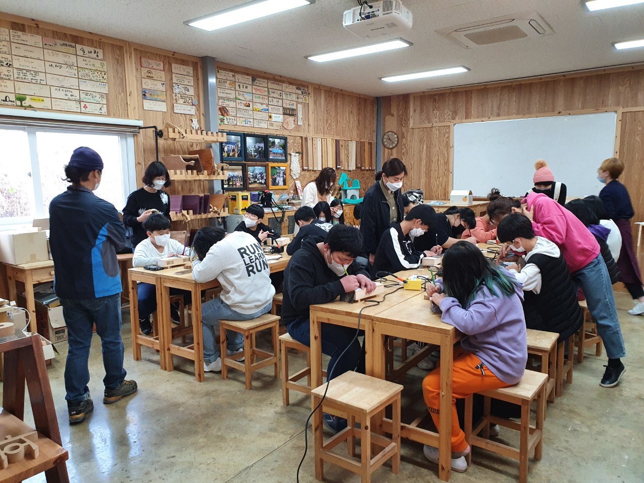 인문학목공소협동조합