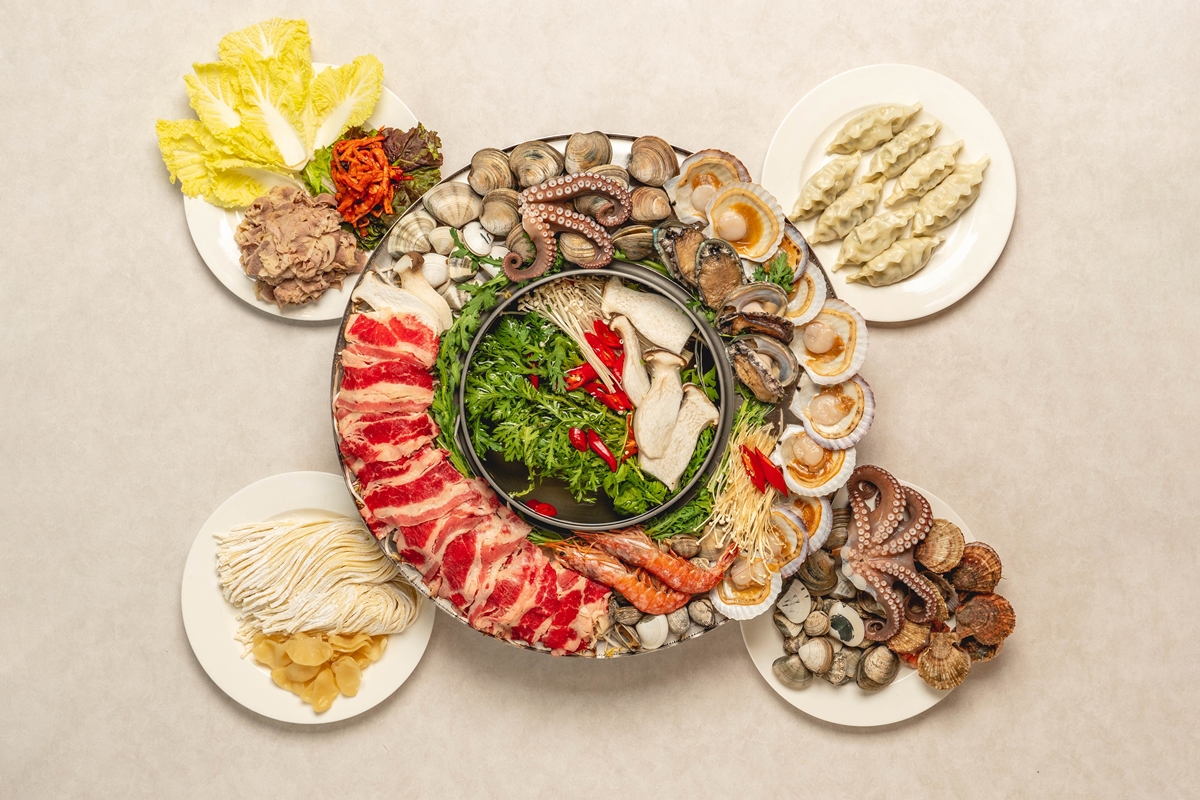 바담칼국수 오이도본점 대표 이미지 - 꽃쟁반 해물칼국수