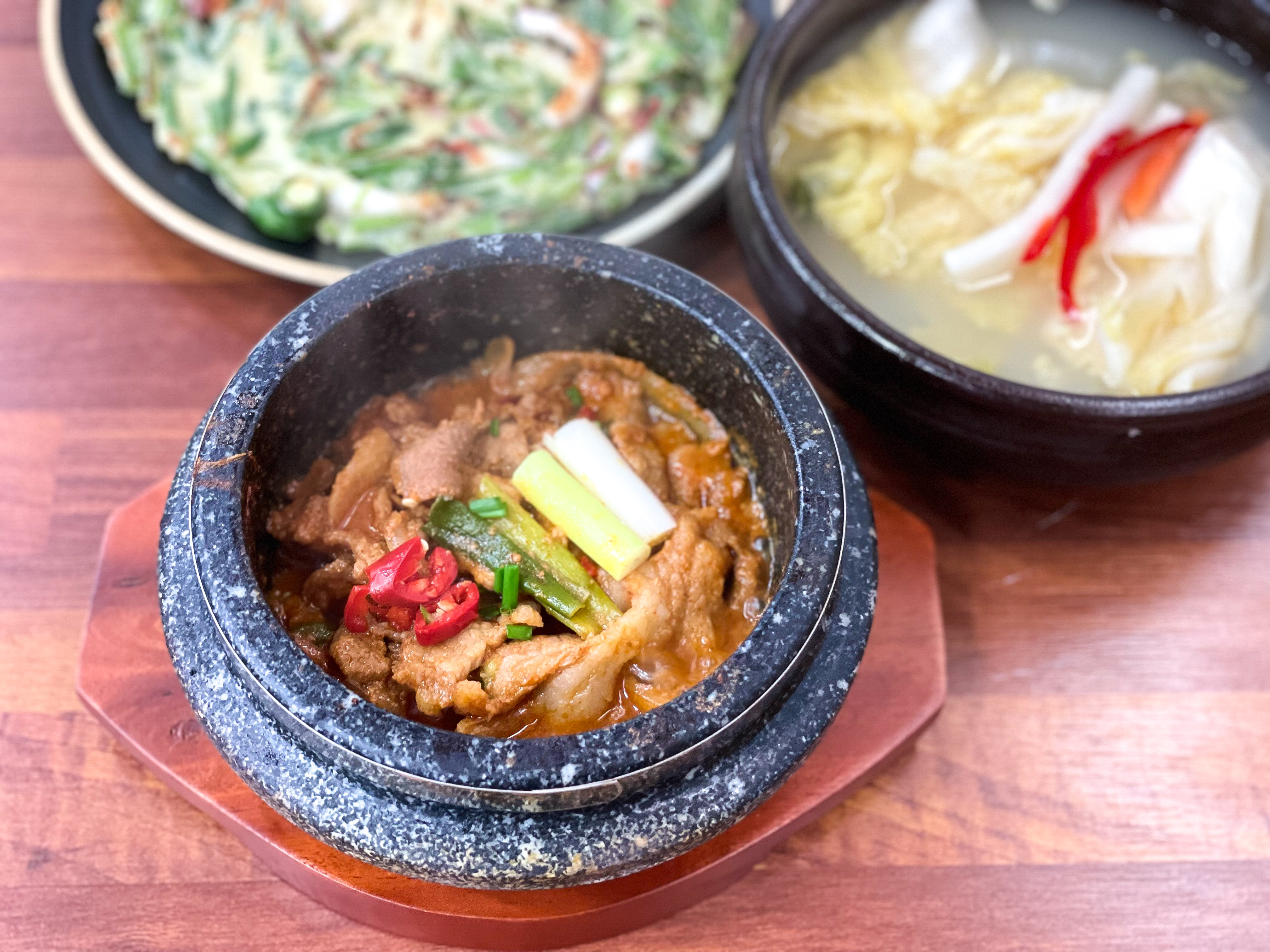 엄만줄김치 돌솥집