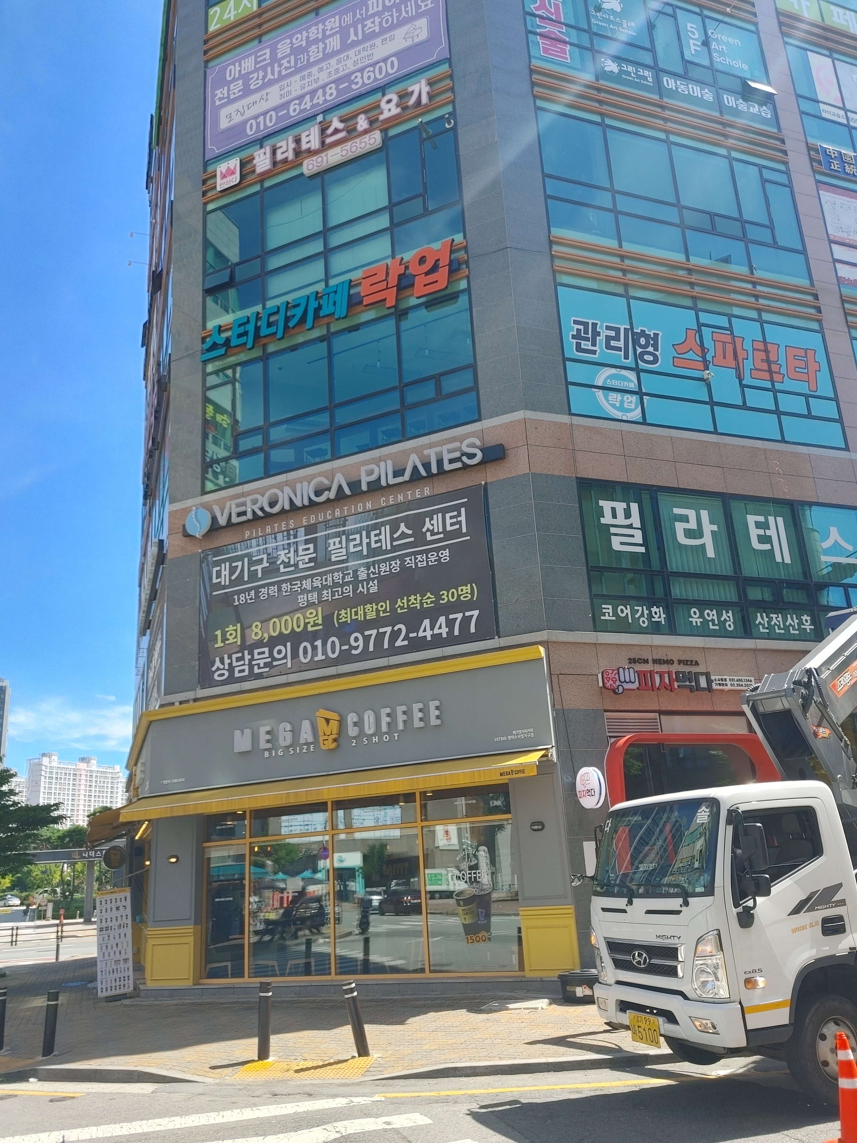 스터디카페락업 내부 또는 관련 모습