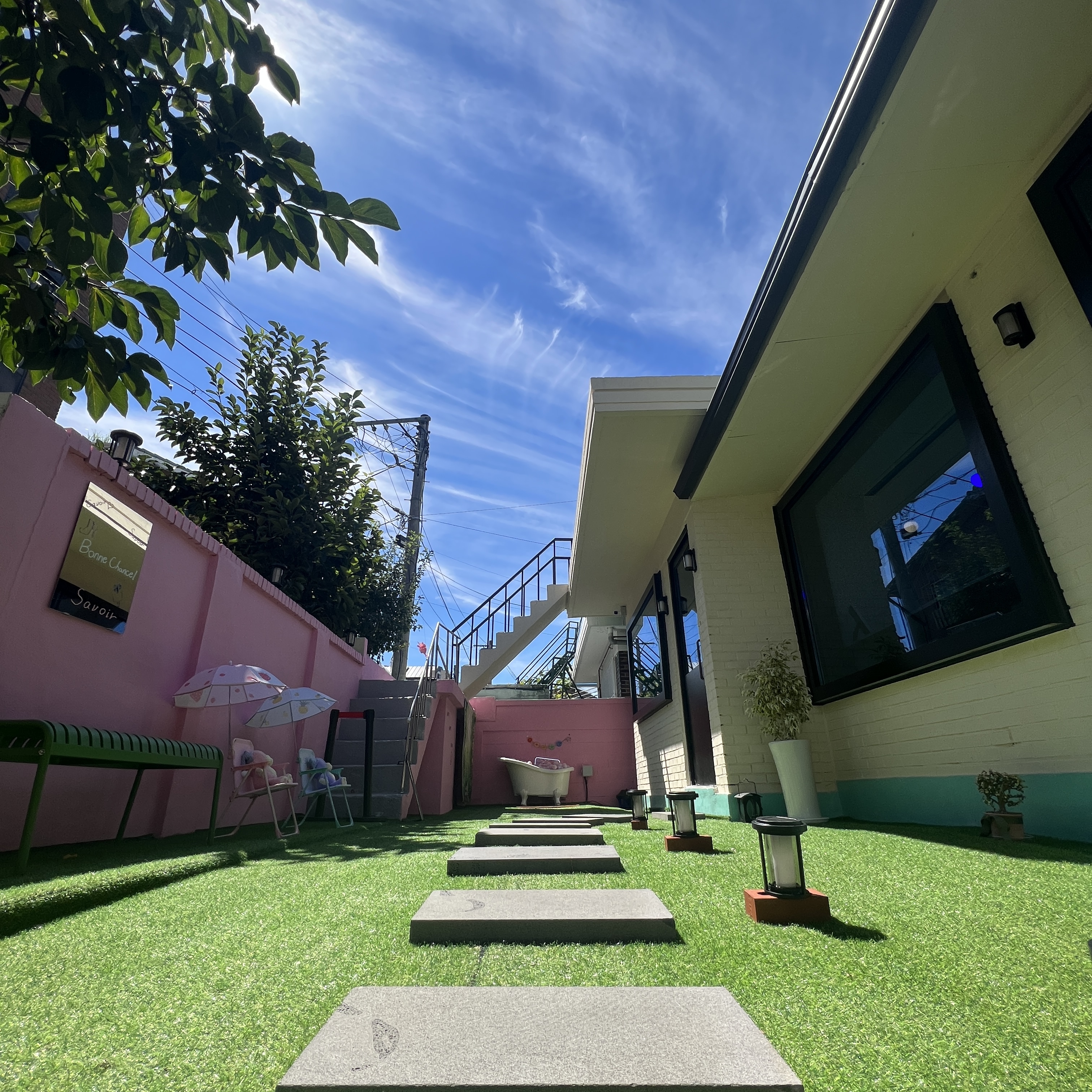 사부아르 내부 또는 관련 모습