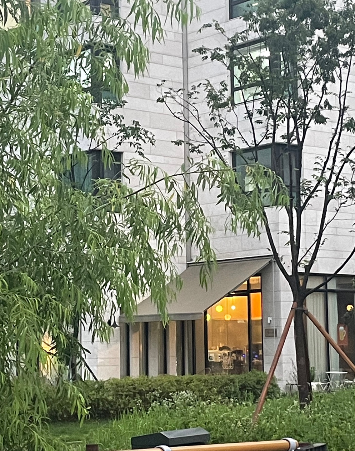 이퀄센세이션 내부 또는 관련 모습