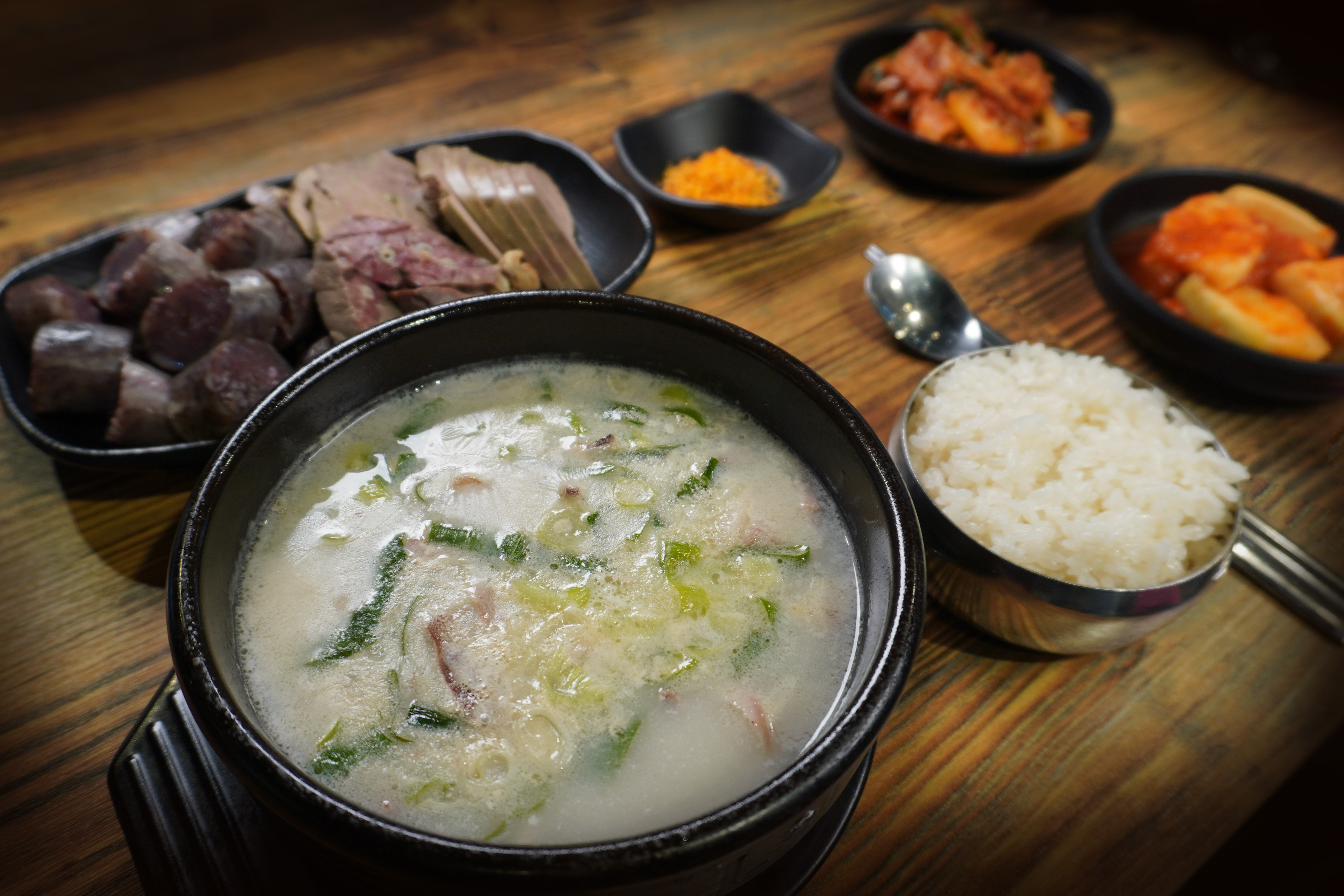꽉찬순대국족발 수원권선시장본점