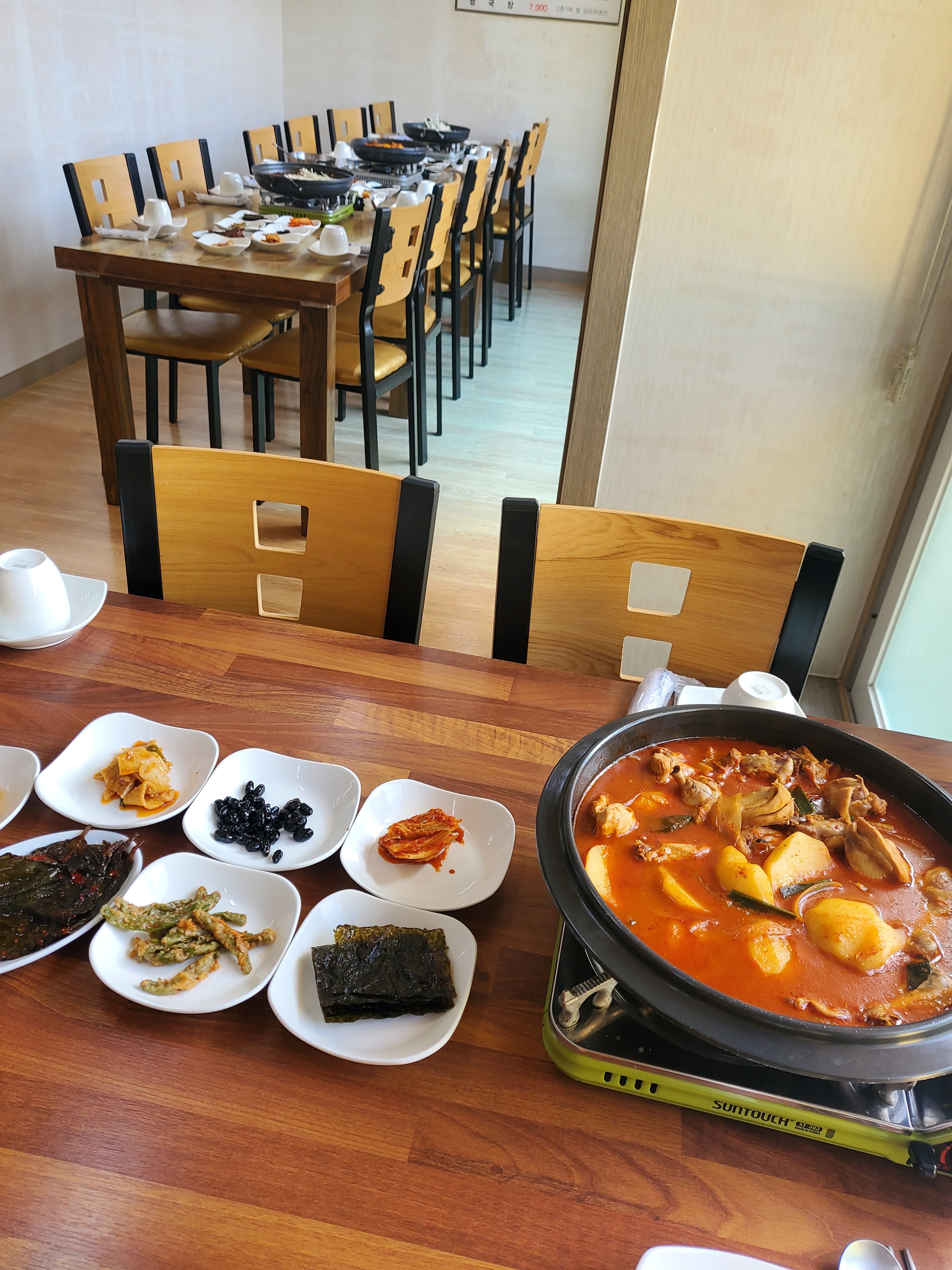 돌바우식당