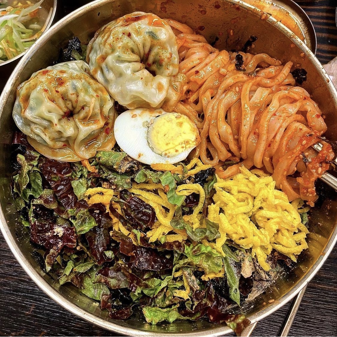평이담백뼈칼국수 성수점