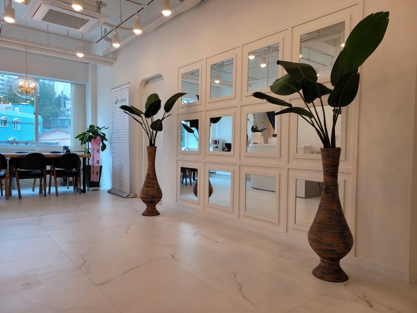 더브릿지 대표 이미지