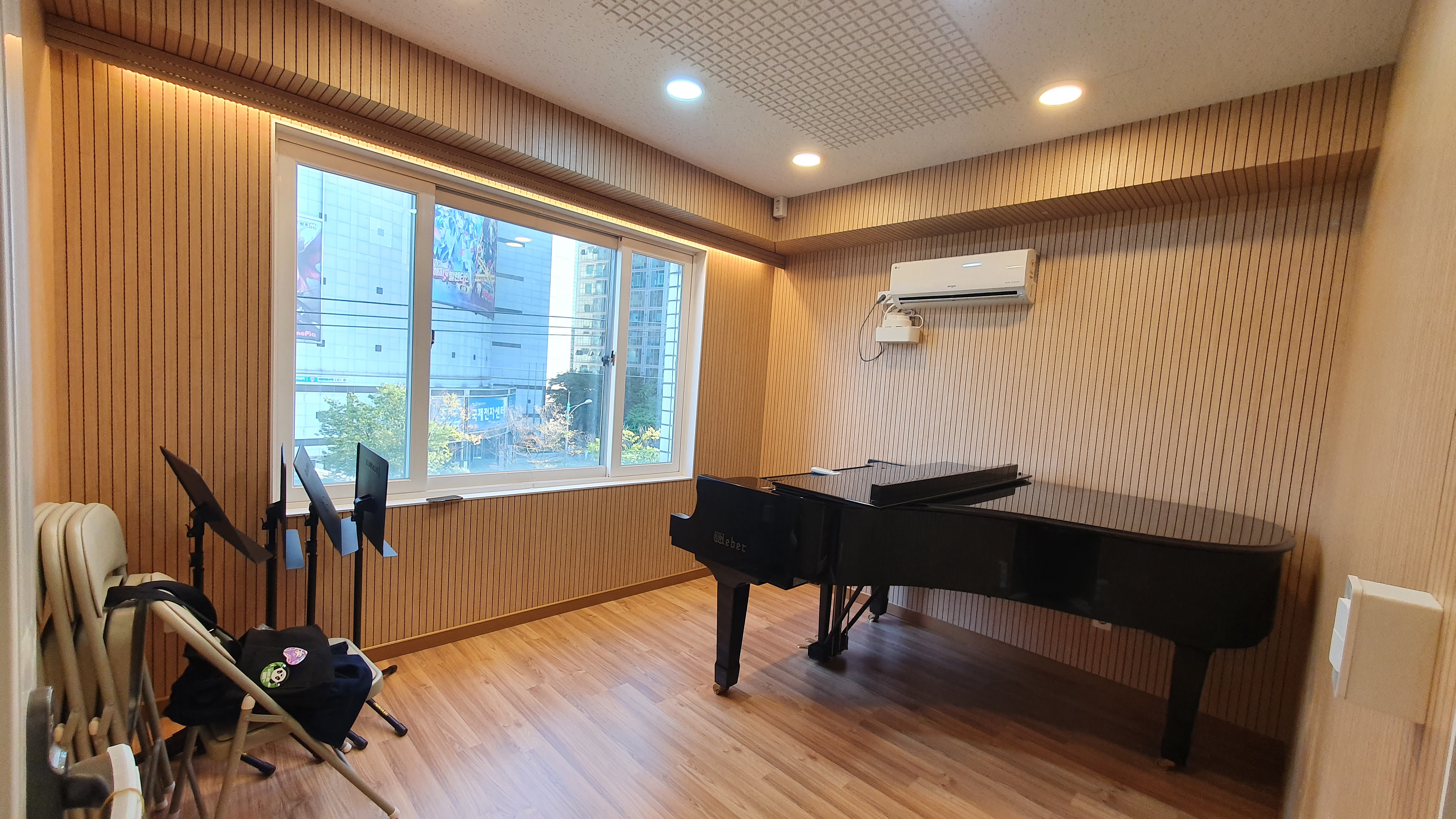 4번째 스튜디오 사진