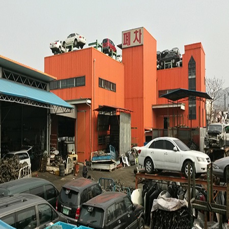천안 종합 폐차장 내부 또는 관련 모습