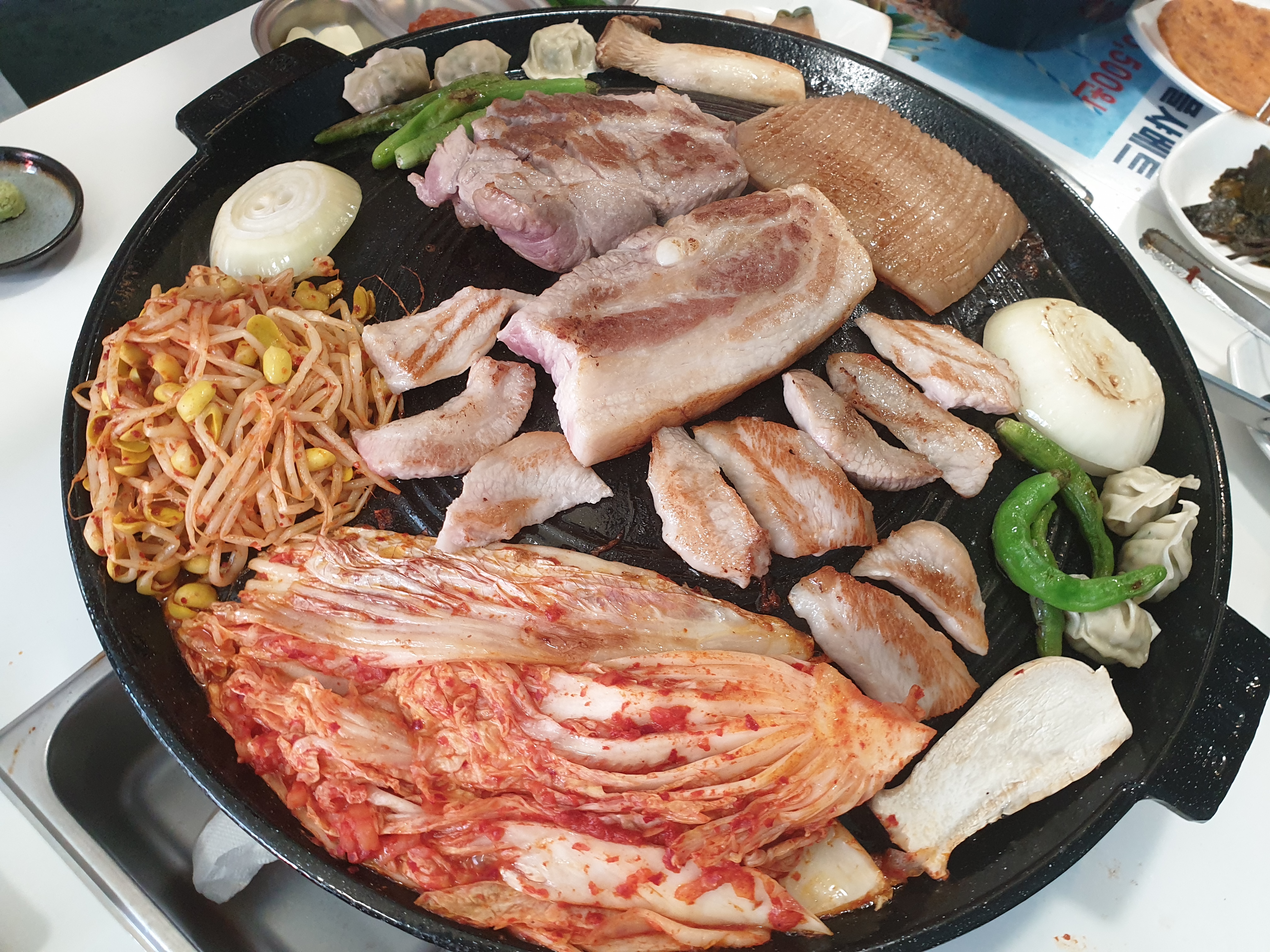삼겹살전문점 추천 경기 파주시 오겹살 돼지껍데기 돼지뒷고기 항정살 통삼겹 한돈 목살 운정삼겹