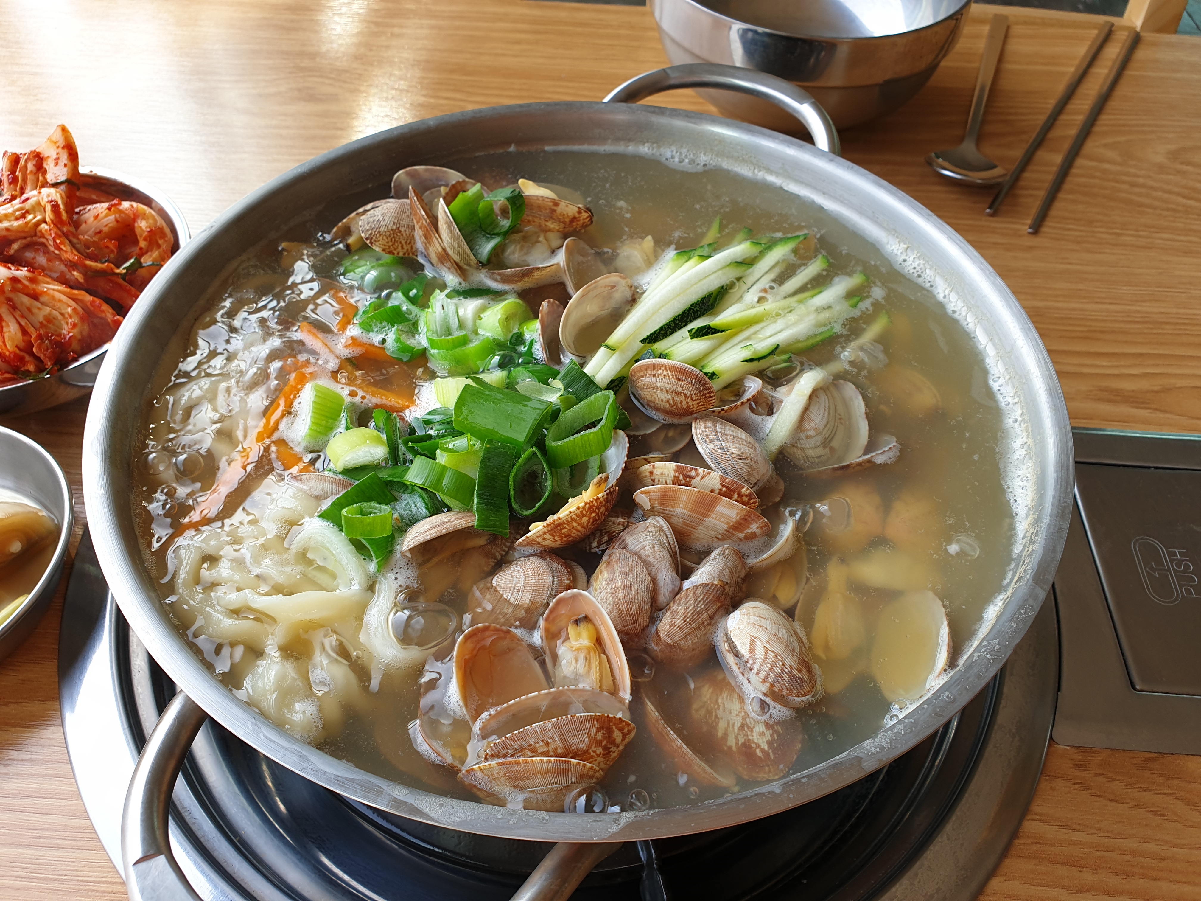 103손칼국수와49고기냉면 원주본점