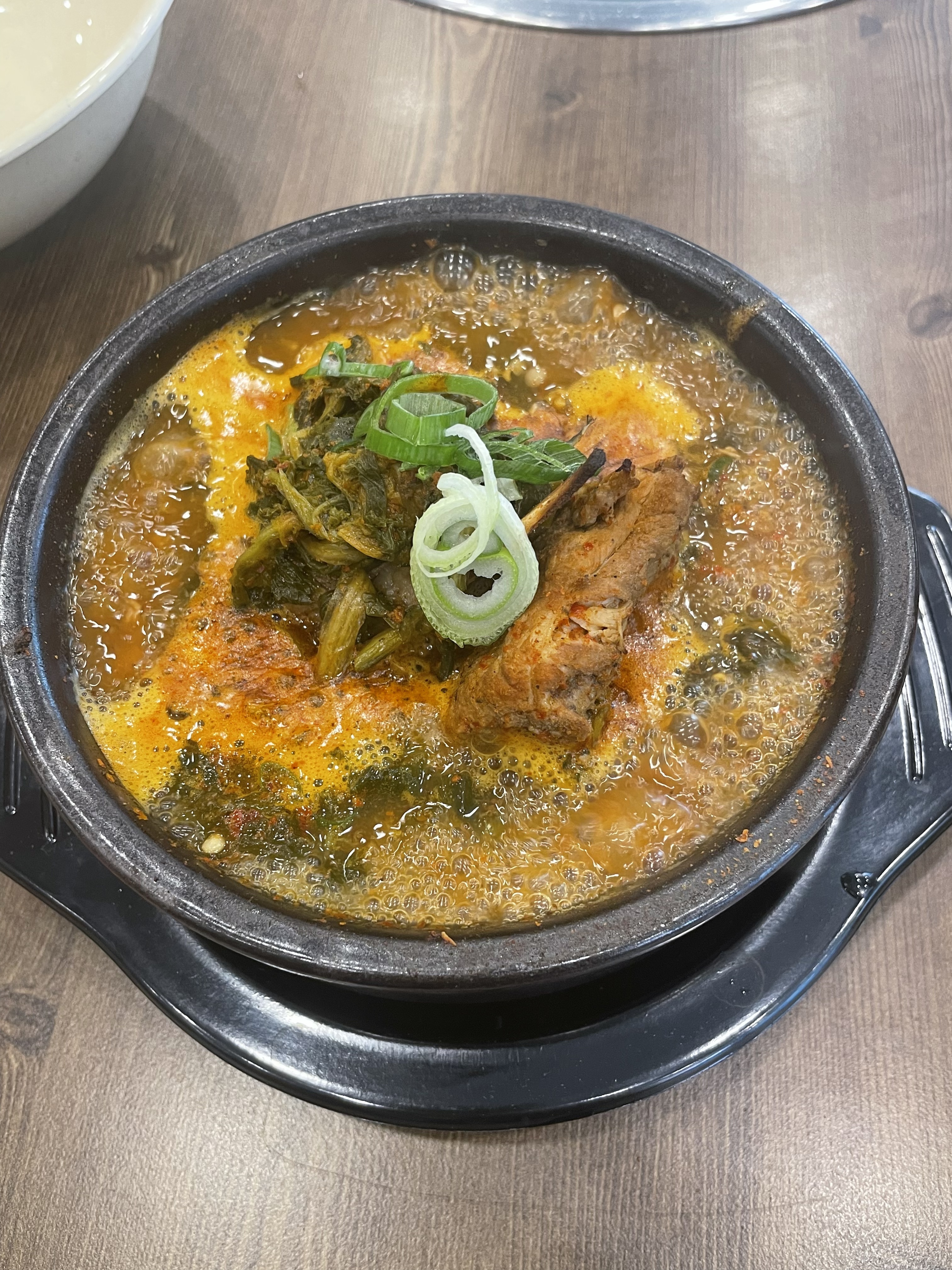 뚱땡이뼈다귀감자탕부대찌개
