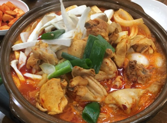 가평닭백숙 한우재골
