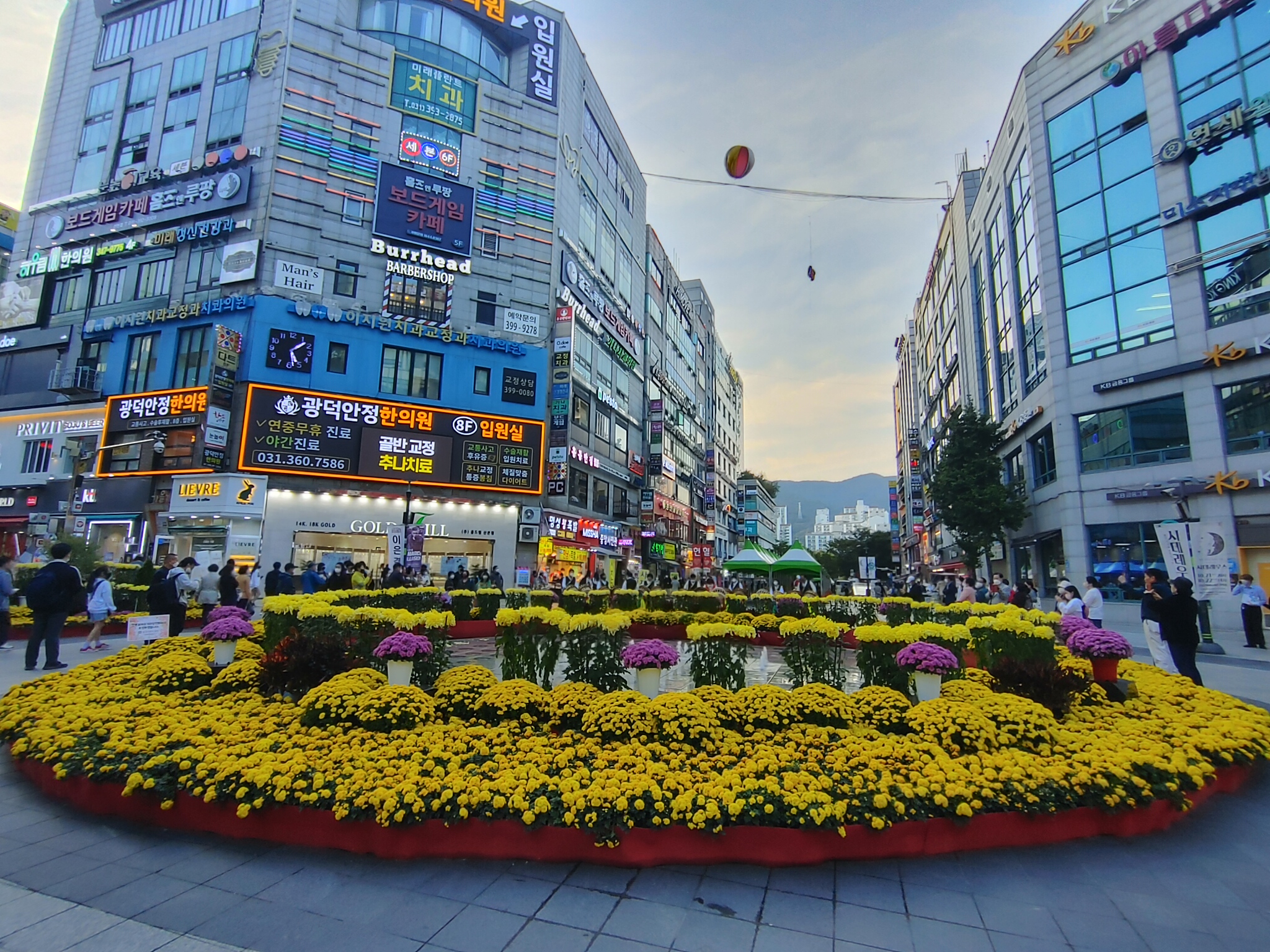 산본로데오거리상인회 내부 또는 관련 모습