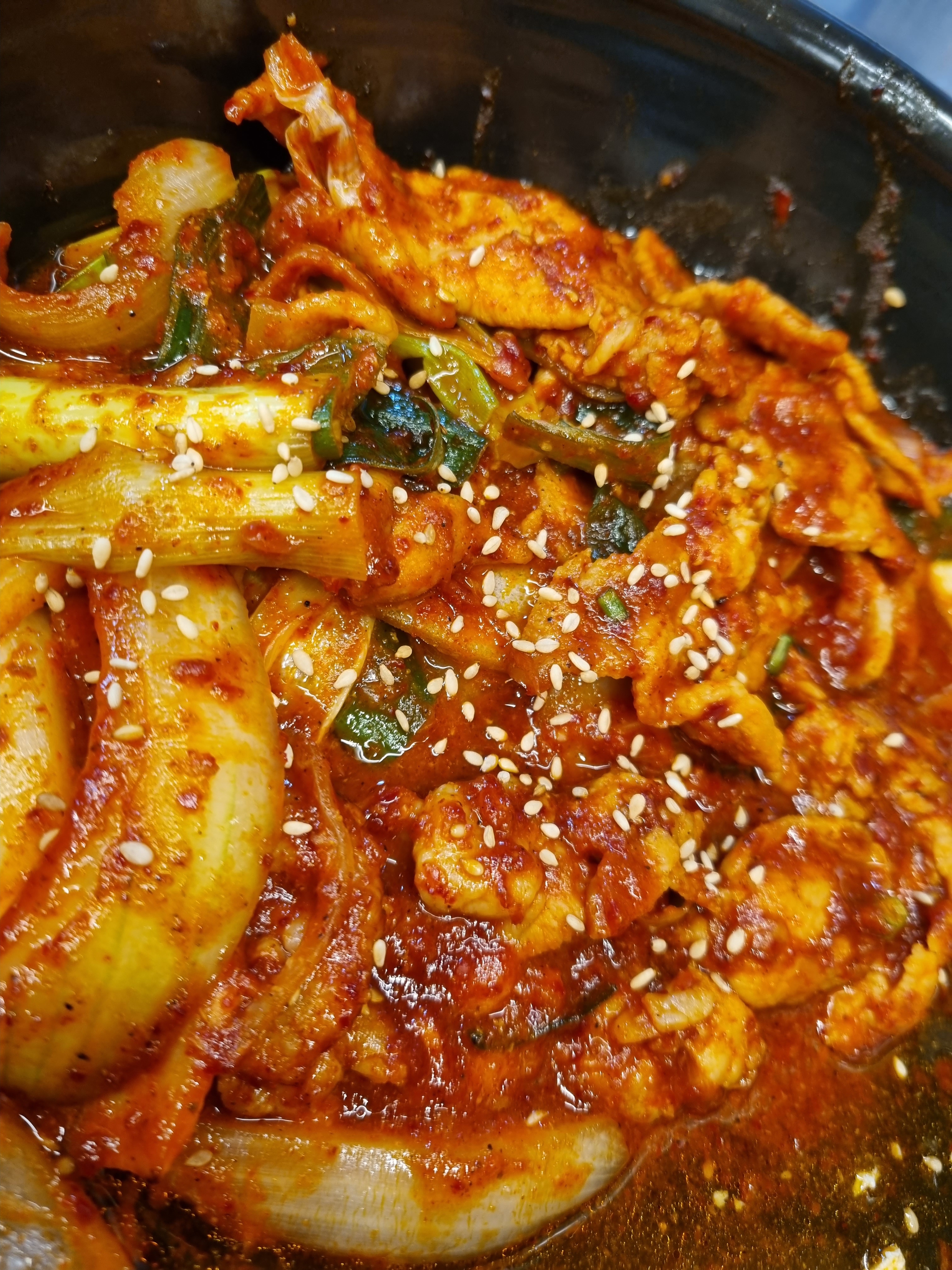 돼지고기듬뿍넣은김치찌개