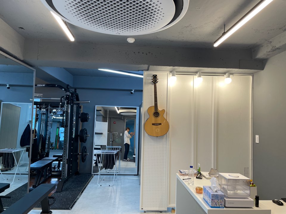 유니버설 피트니스 내부 모습