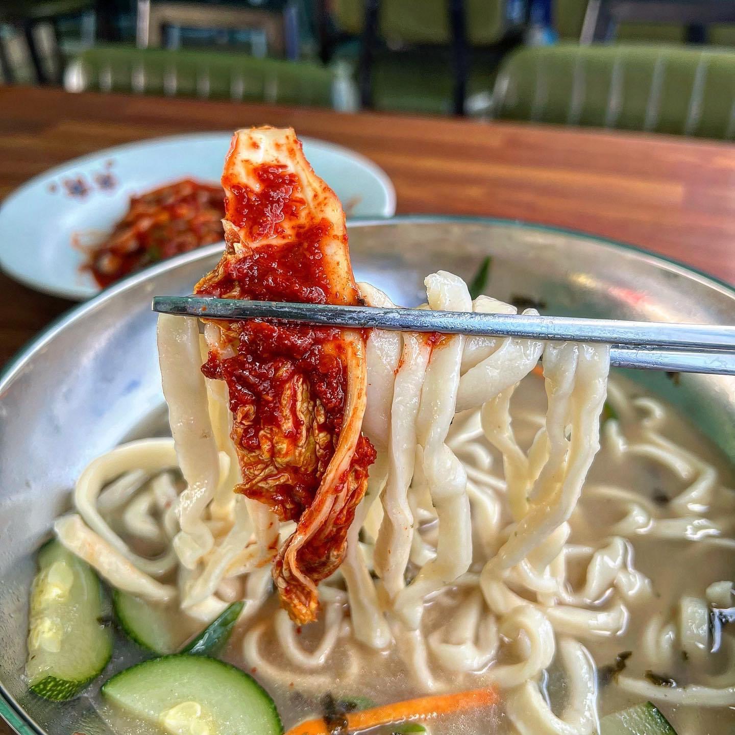 신음칼국수