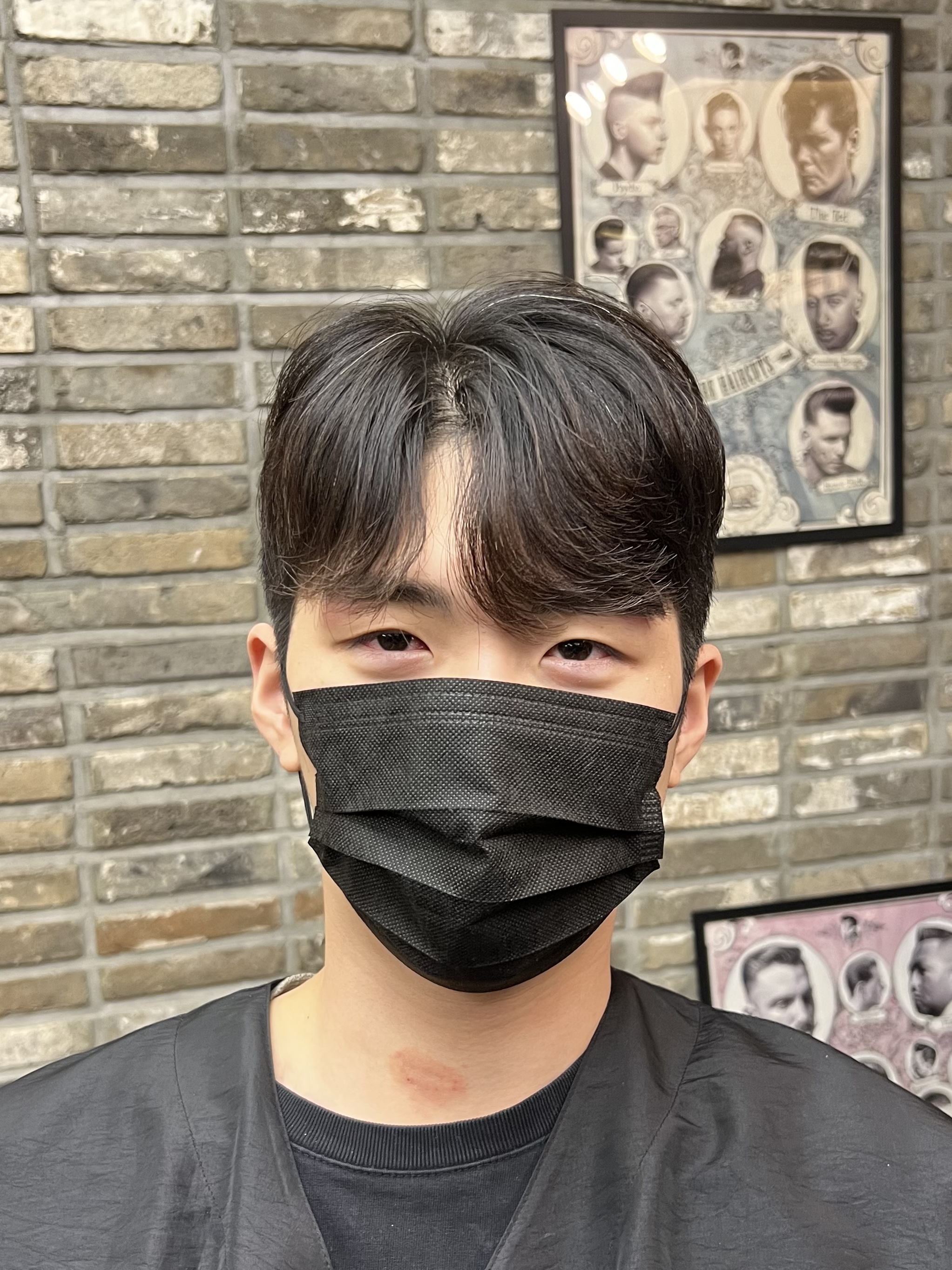 루쓰바버샵 내부 또는 관련 모습