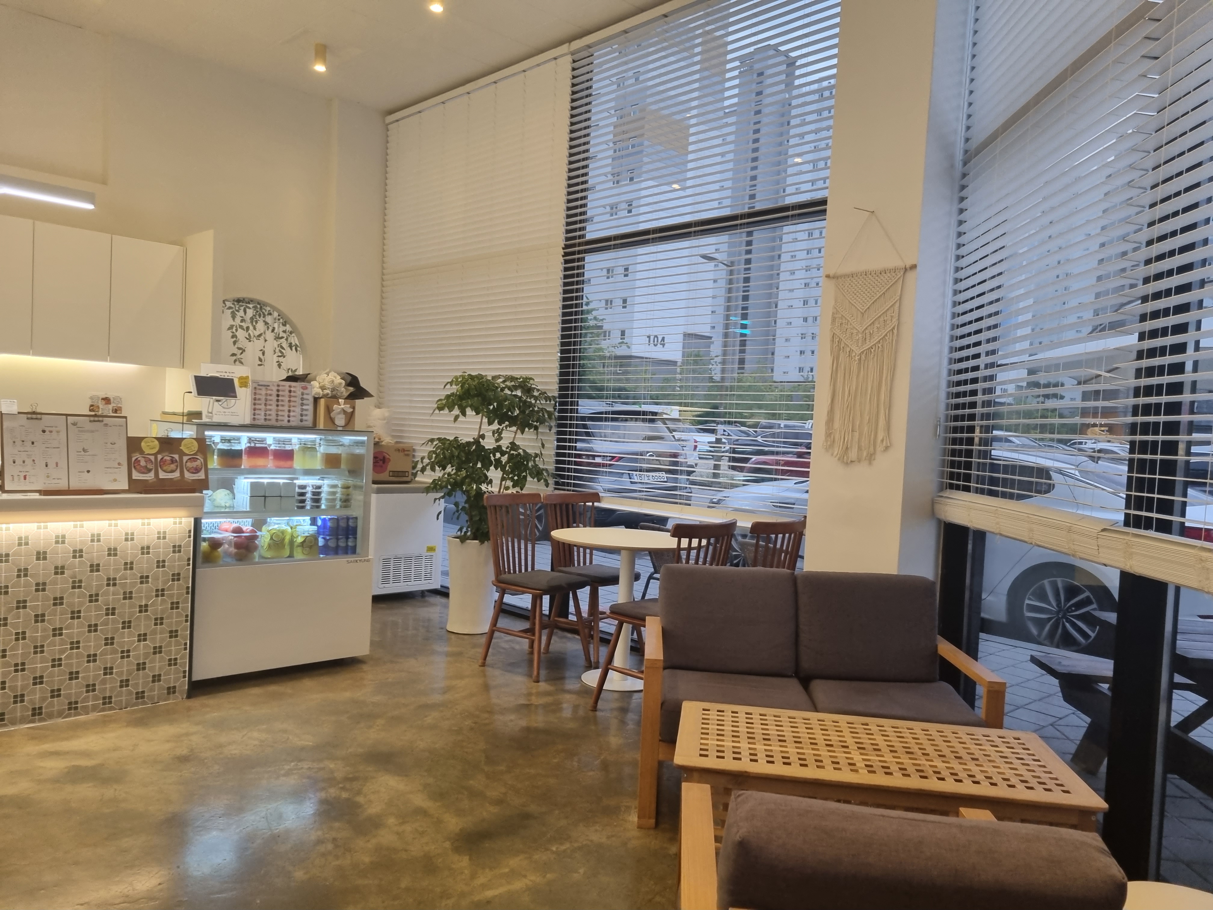 카페삼거리/벤앤제리스만성혁신DV점