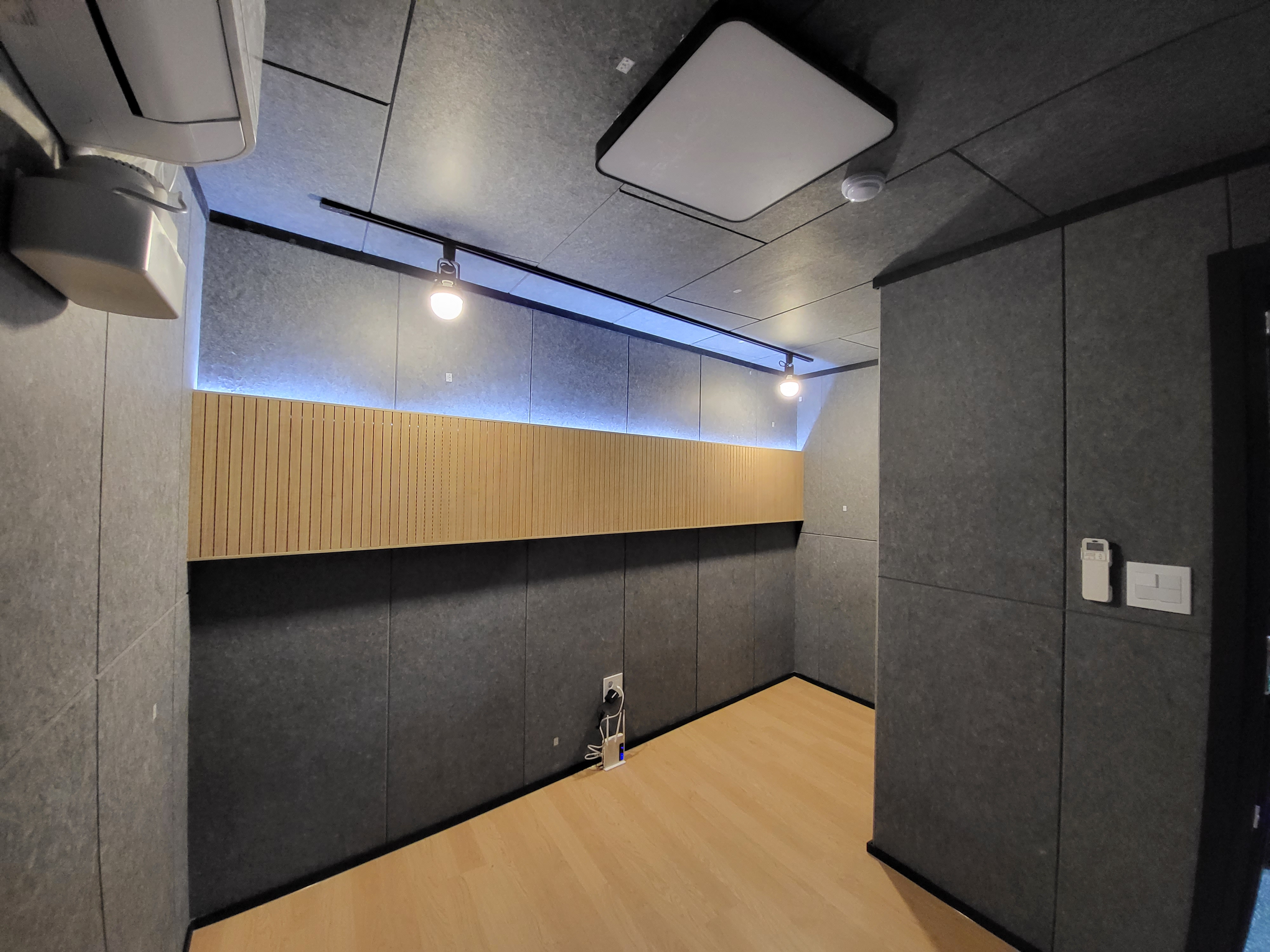 1번째 스튜디오 사진