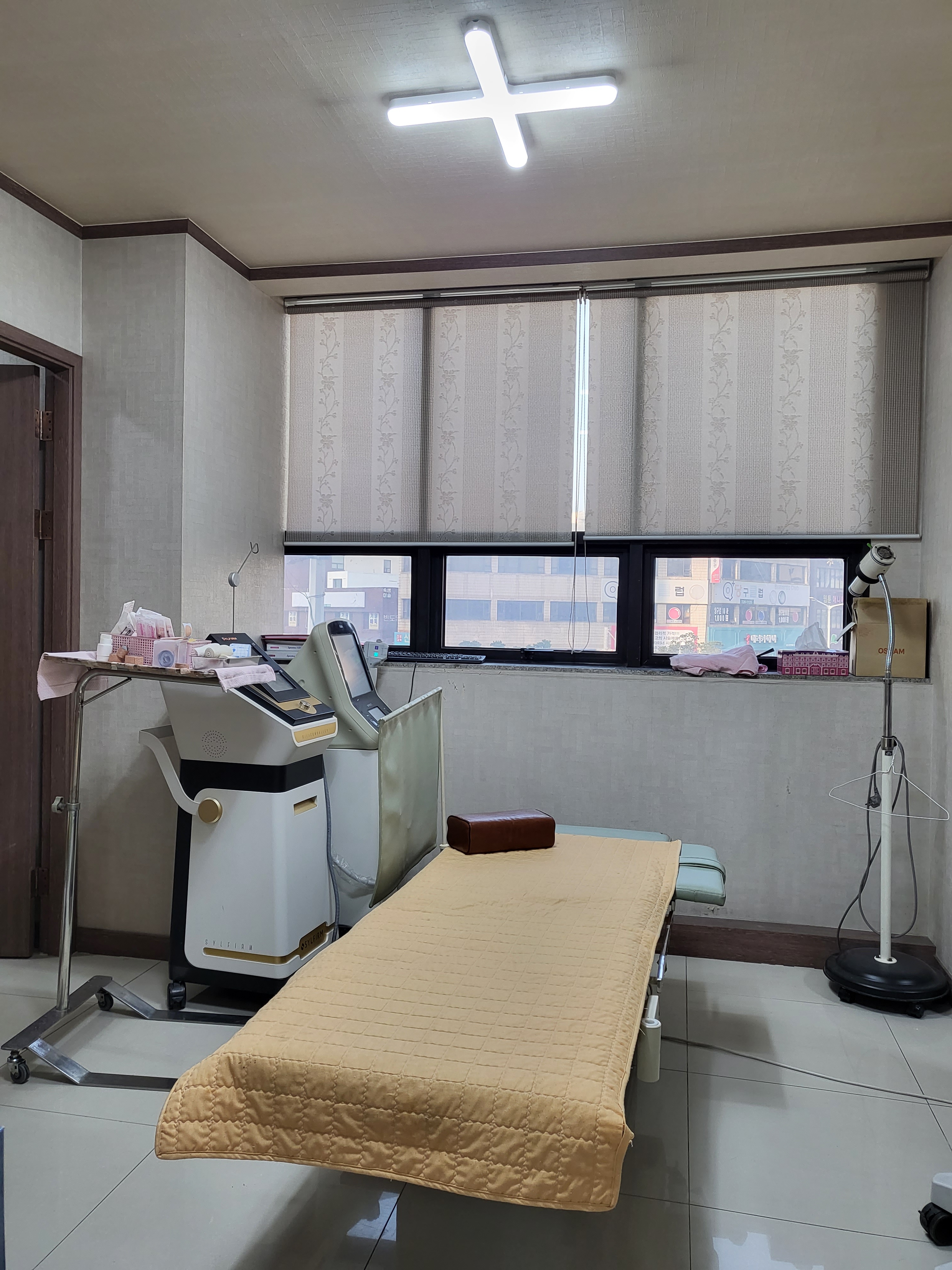 강남의원 피부과 대표 이미지