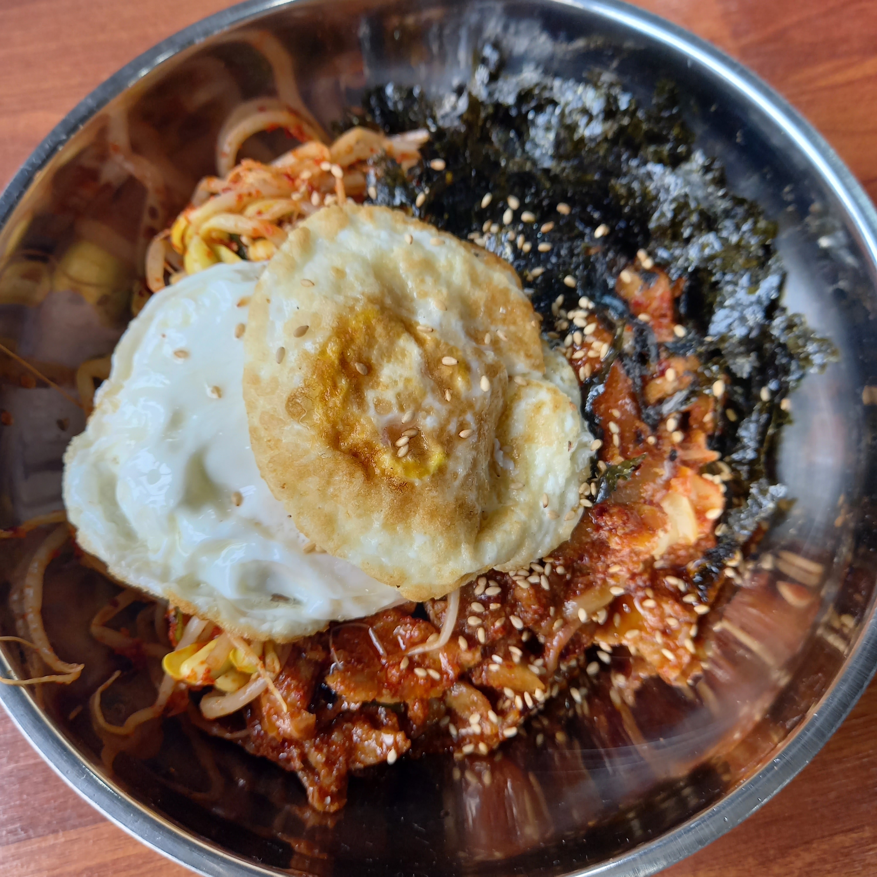 순두부와 냉면 메뉴 이미지