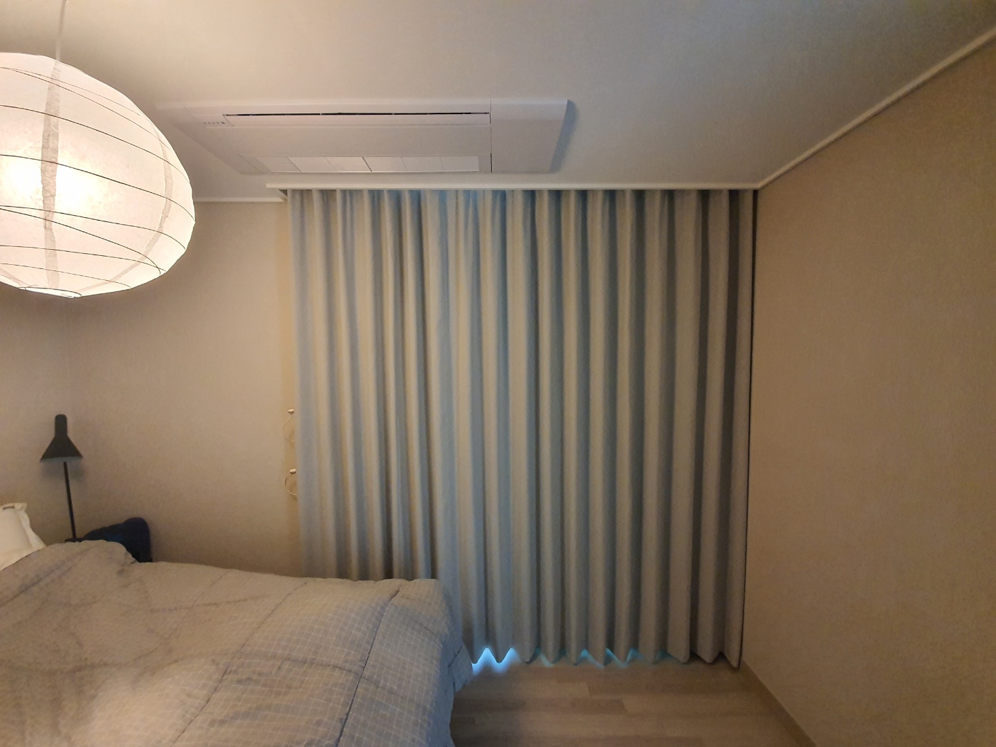 리블 커텐커튼 대표 이미지