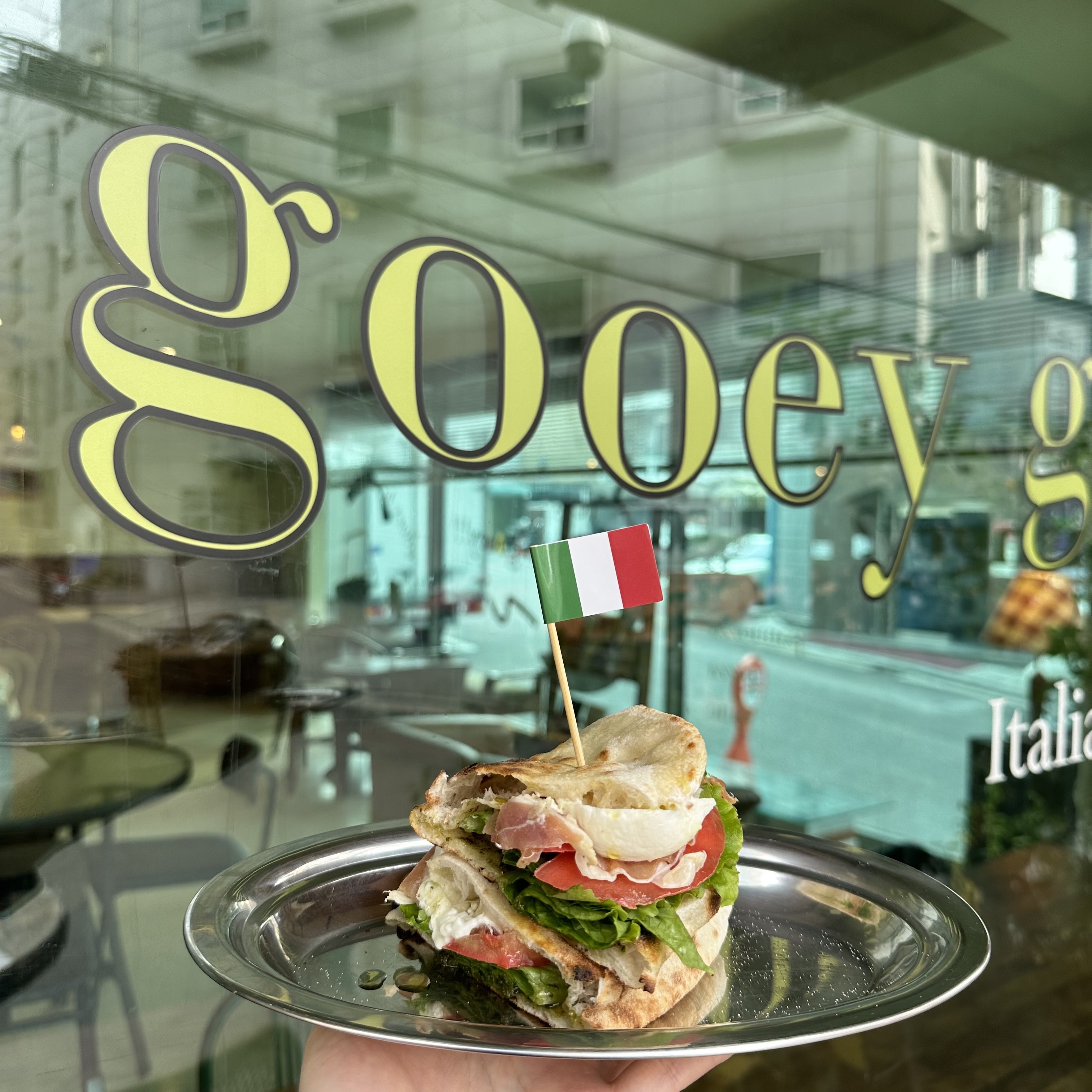 구위 브런치바 대표 이미지