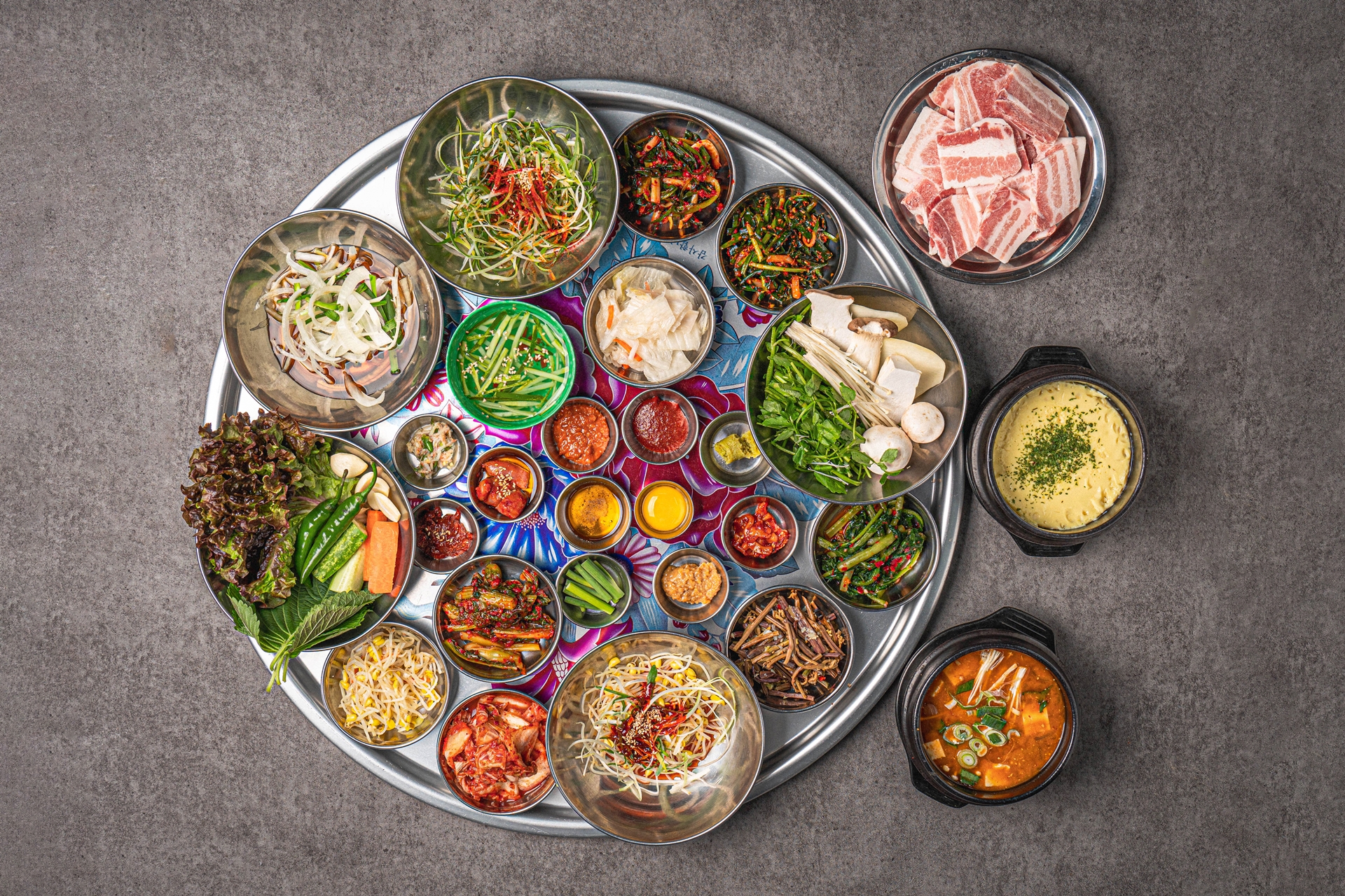 삼겹살 경기 수원시 우수업체 오겹살 돼지껍데기 돼지뒷고기 항정살 통삼겹 한돈 목살 윤이냉삼집 수원인계점