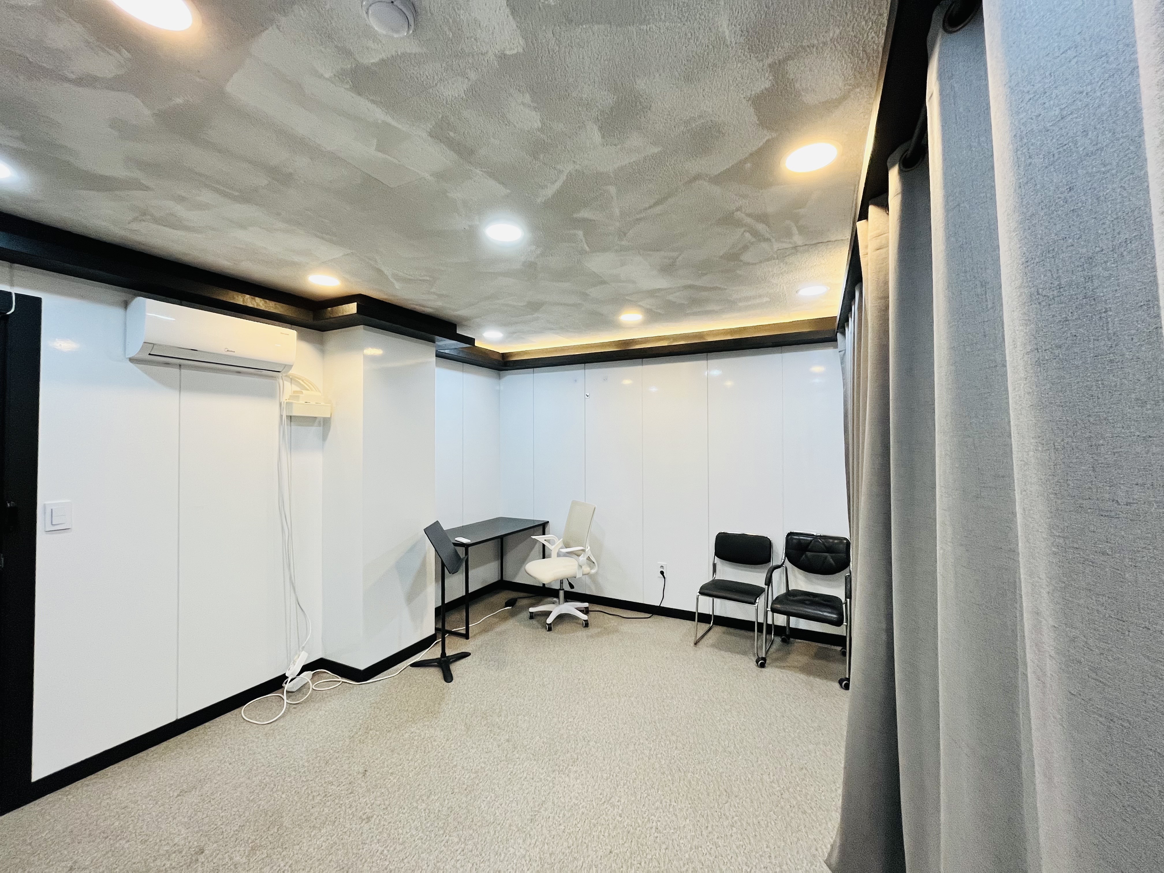 4번째 스튜디오 사진