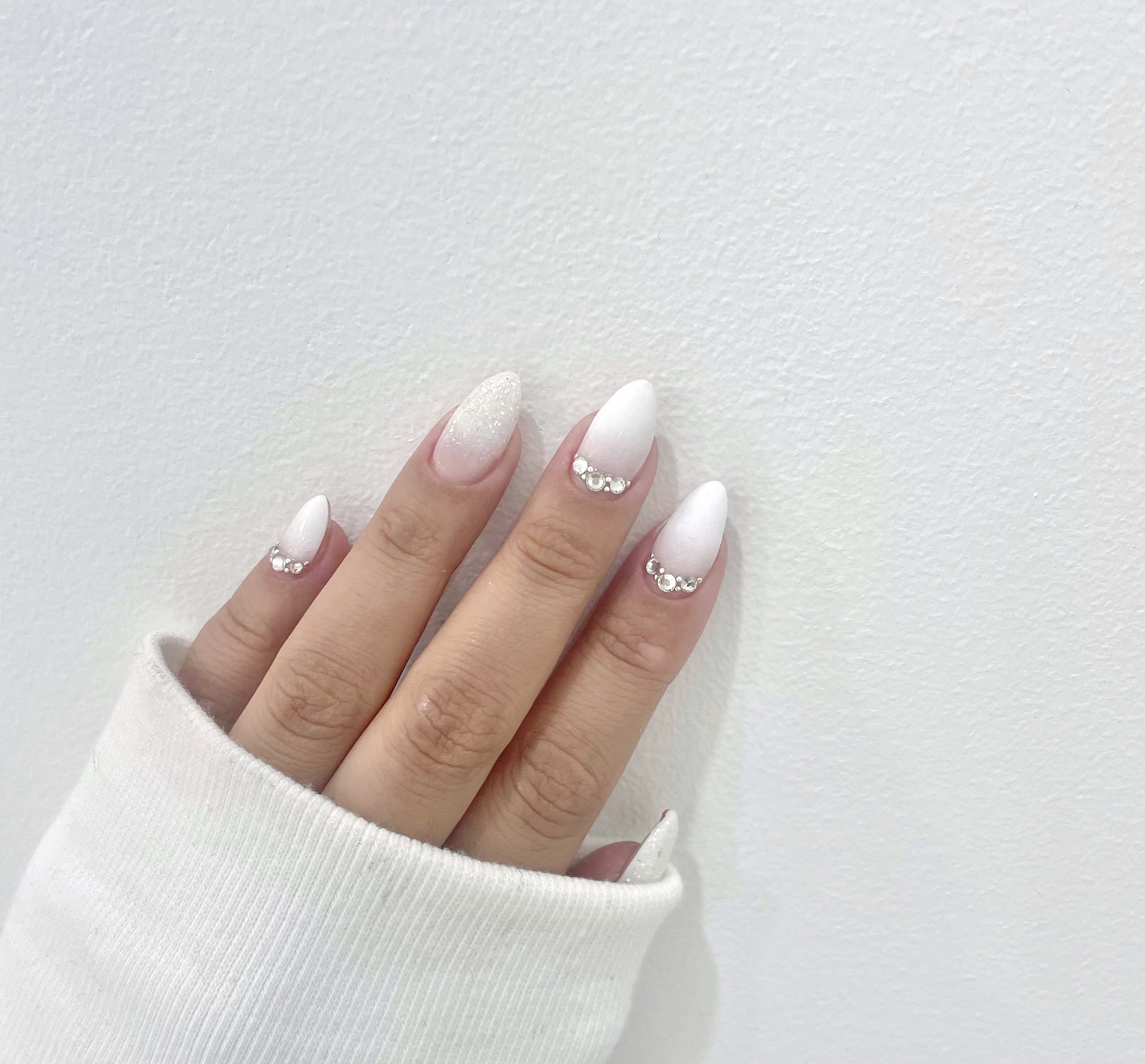 네일윤