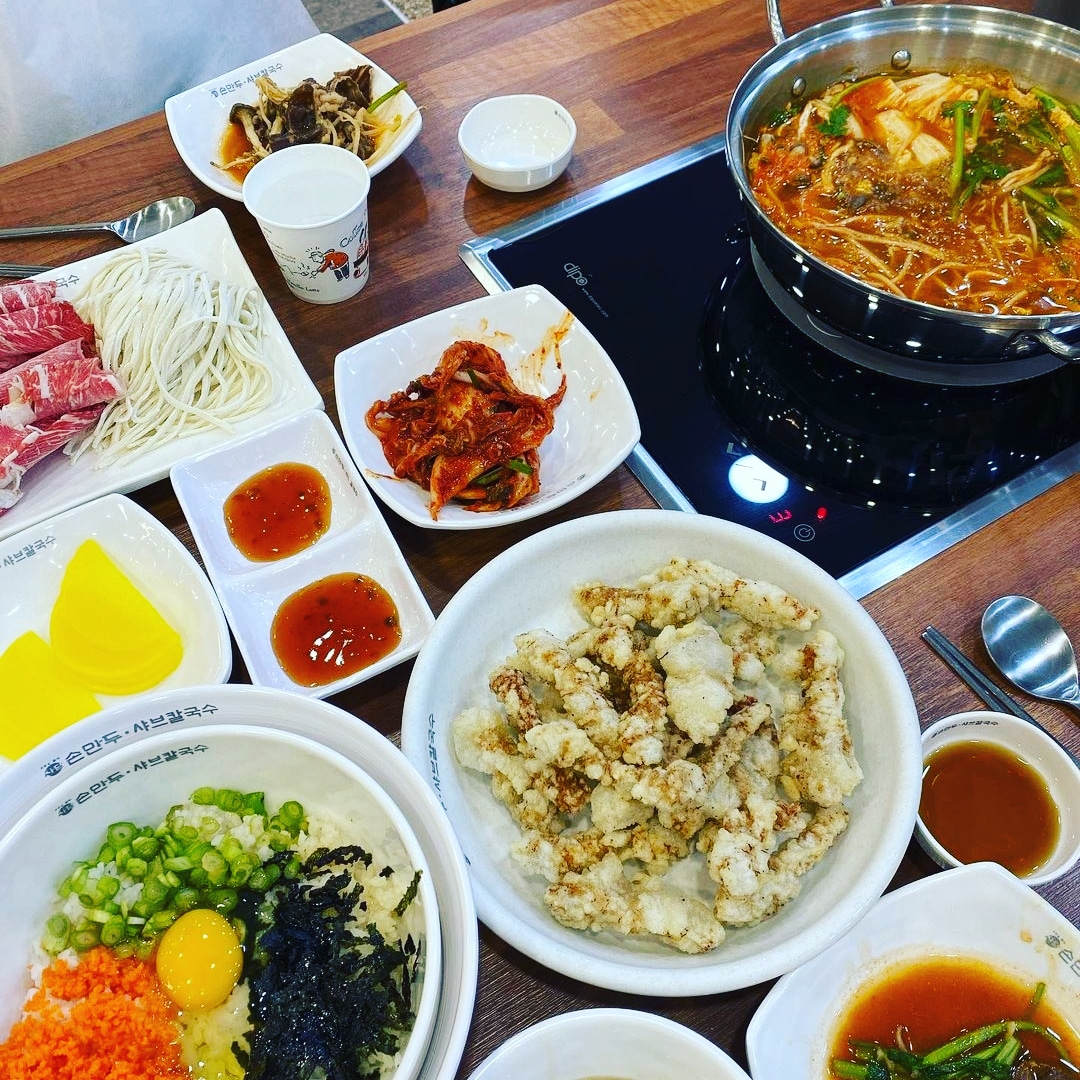 사담손만두샤브칼국수 마산댓거리점