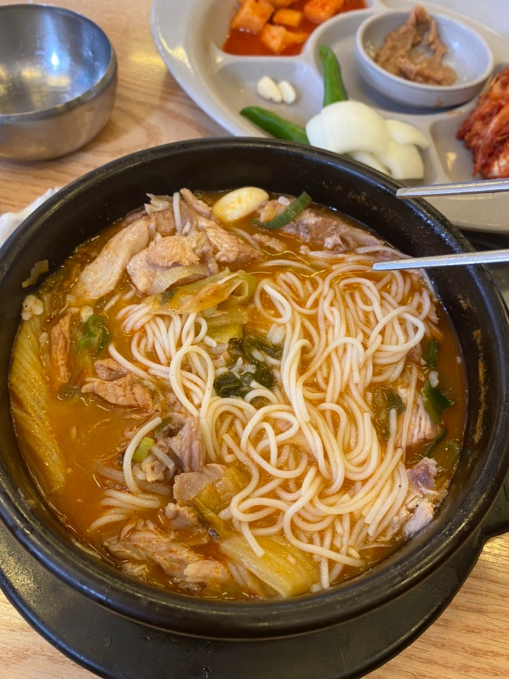 큰집돼지국밥,뼈다귀해장국
