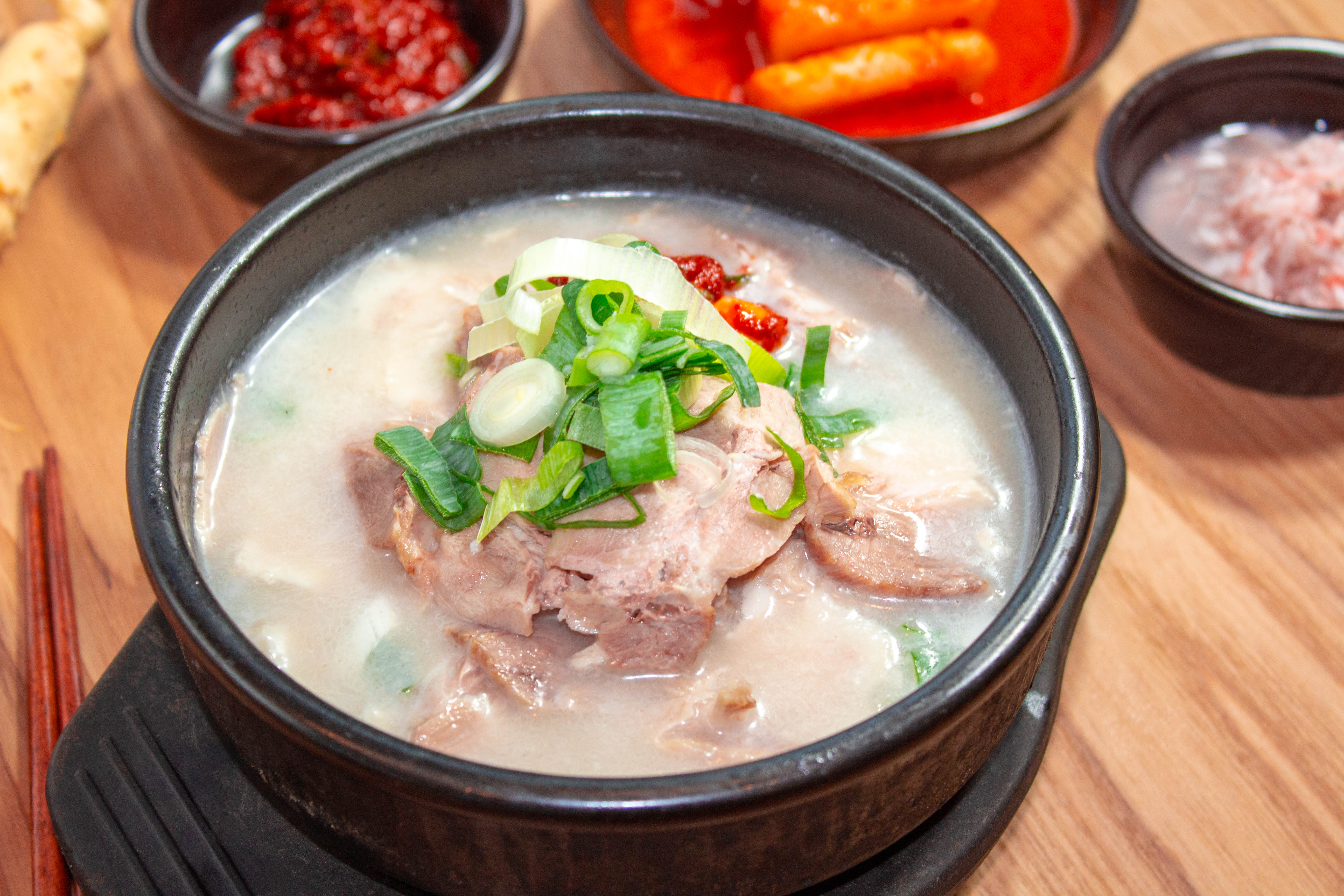 시골한방돼지국밥 용원점