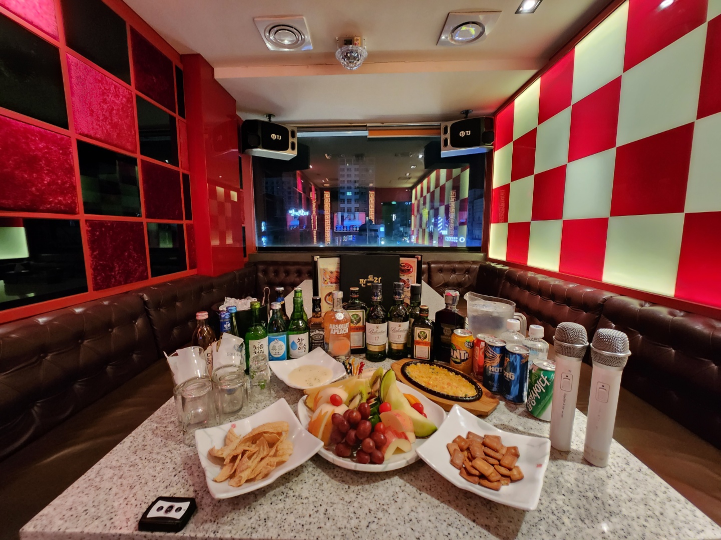 판도라노래타운 내부 또는 관련 모습