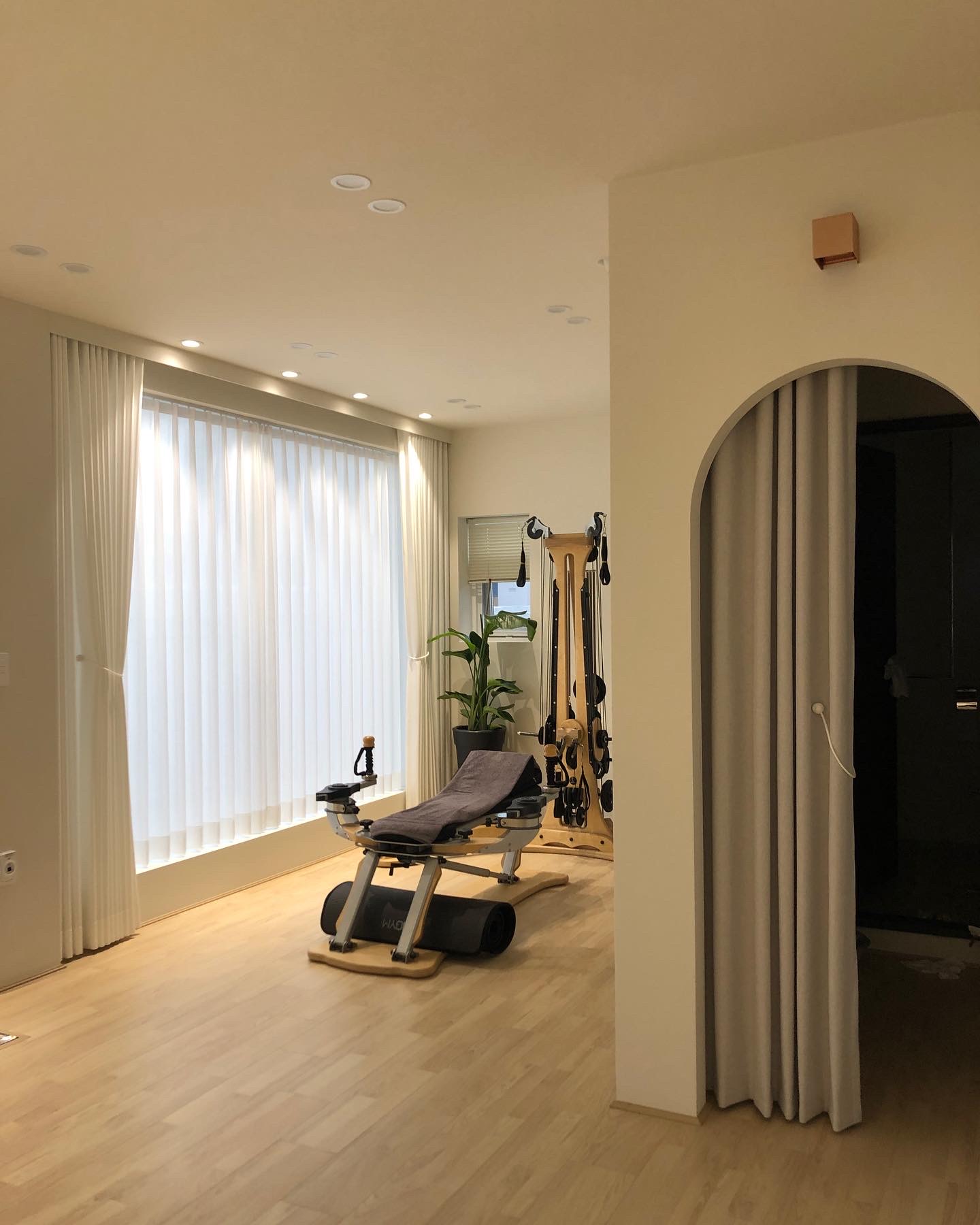 레니스 스튜디오 내부 이미지