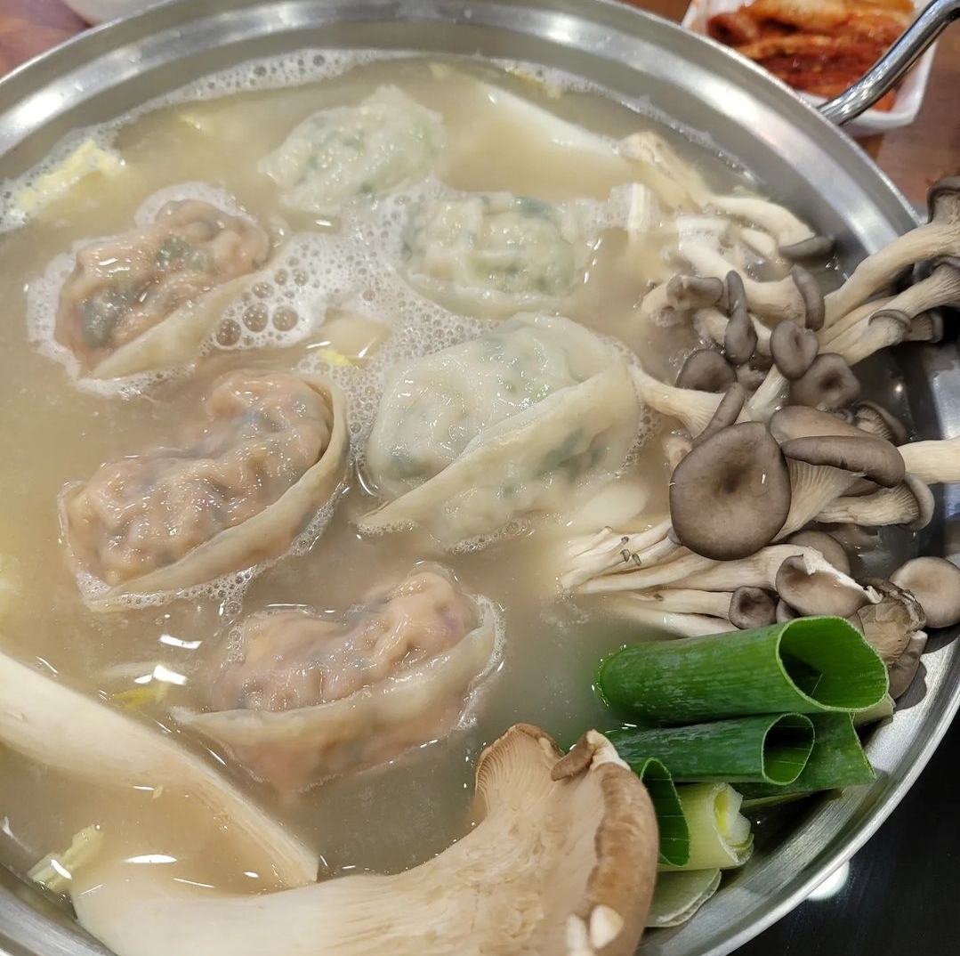 사담손만두샤브칼국수 마산댓거리점