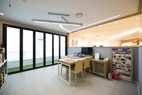 미소디자인 대형 전시장 이미지