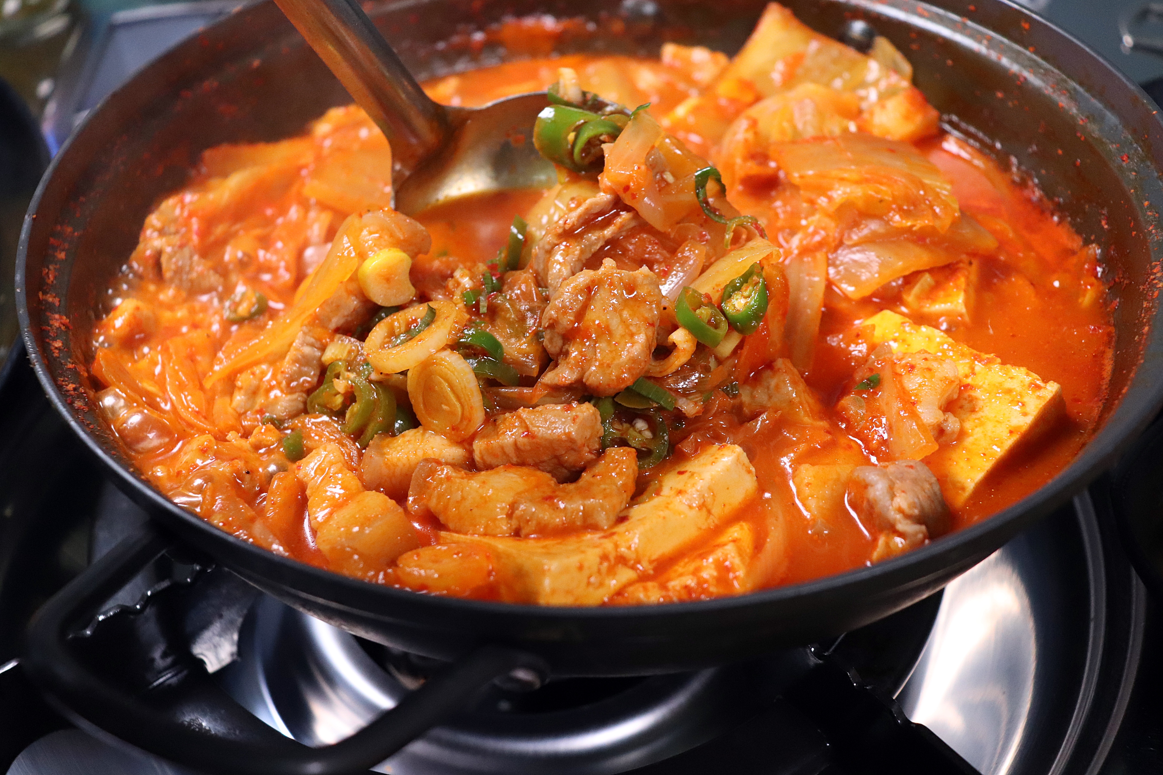 뚱이네 김치두루치기