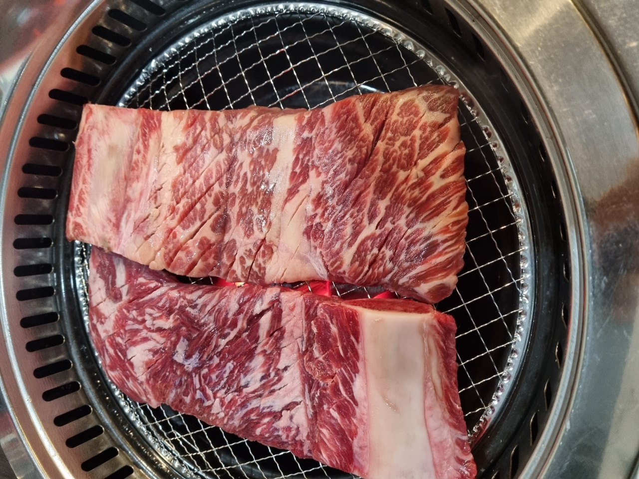강원 속초시 삼겹살 전문점 오겹살 돼지껍데기 돼지뒷고기 항정살 통삼겹 한돈 목살 가온수제갈비