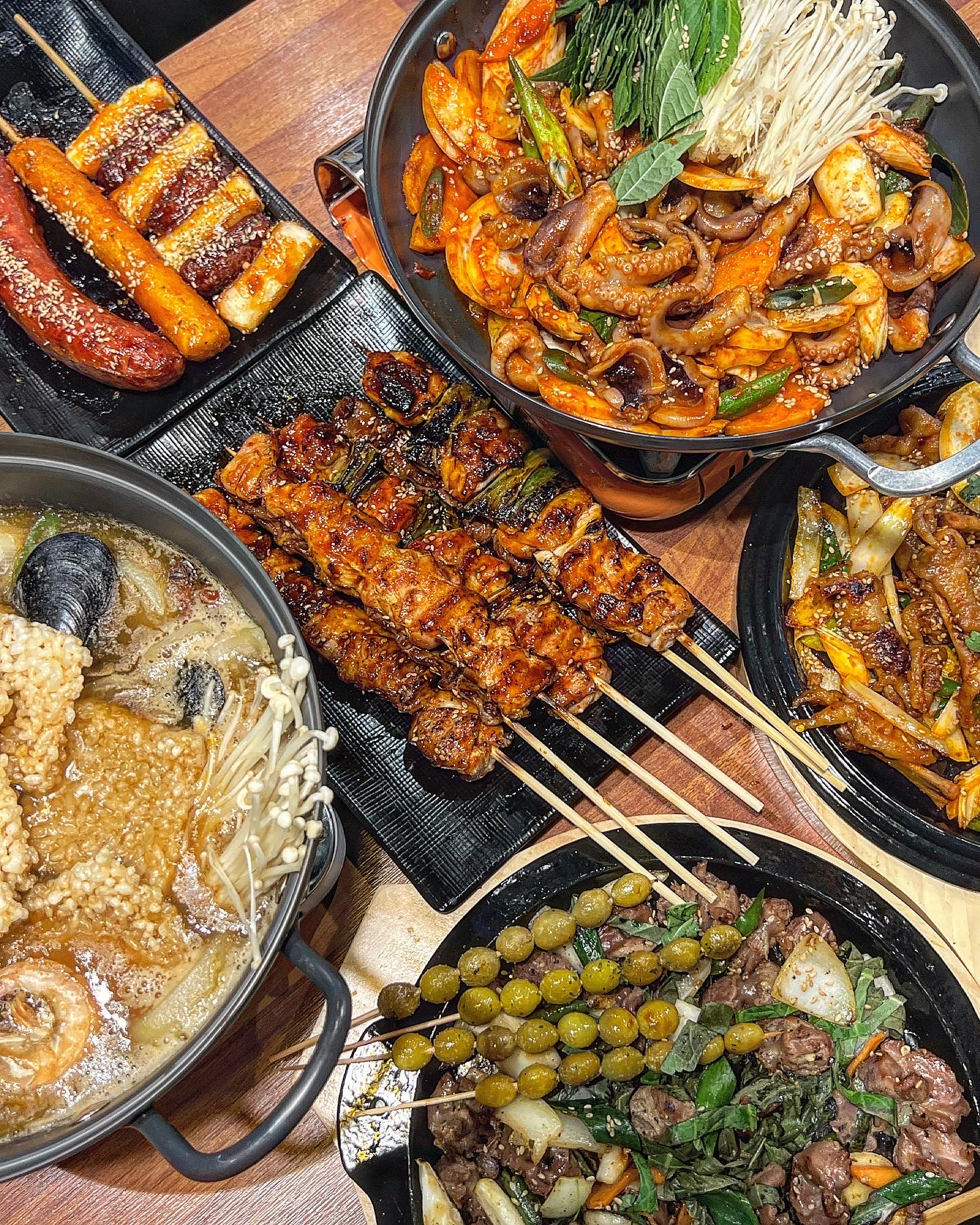 더꼬치다