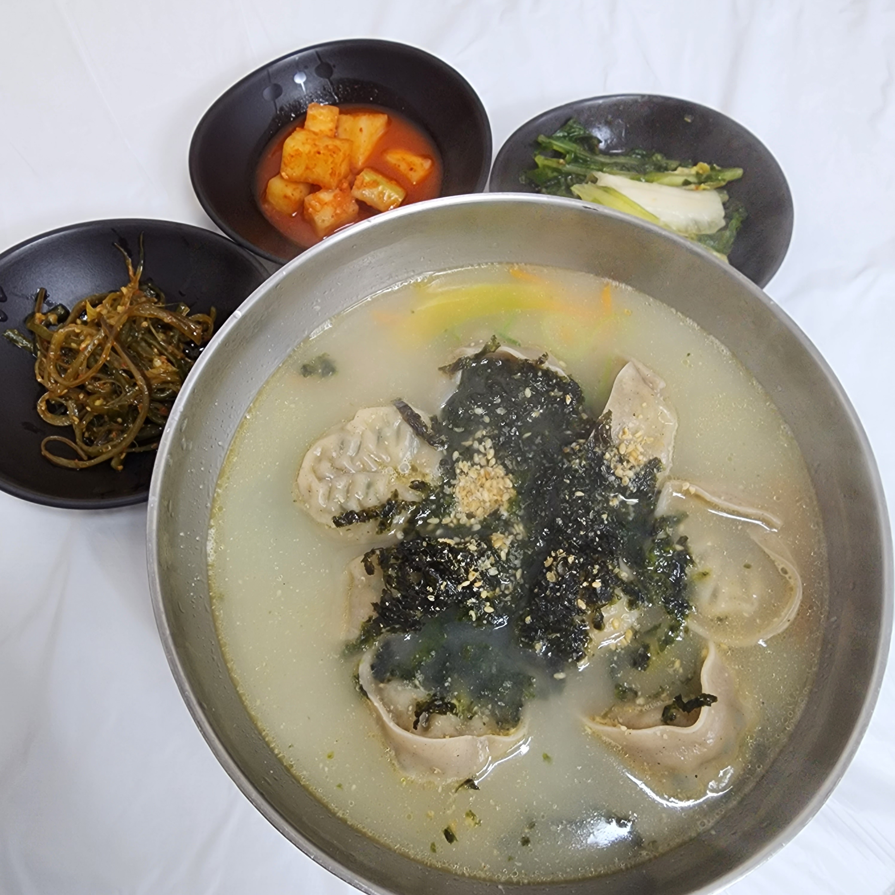 메밀만두국