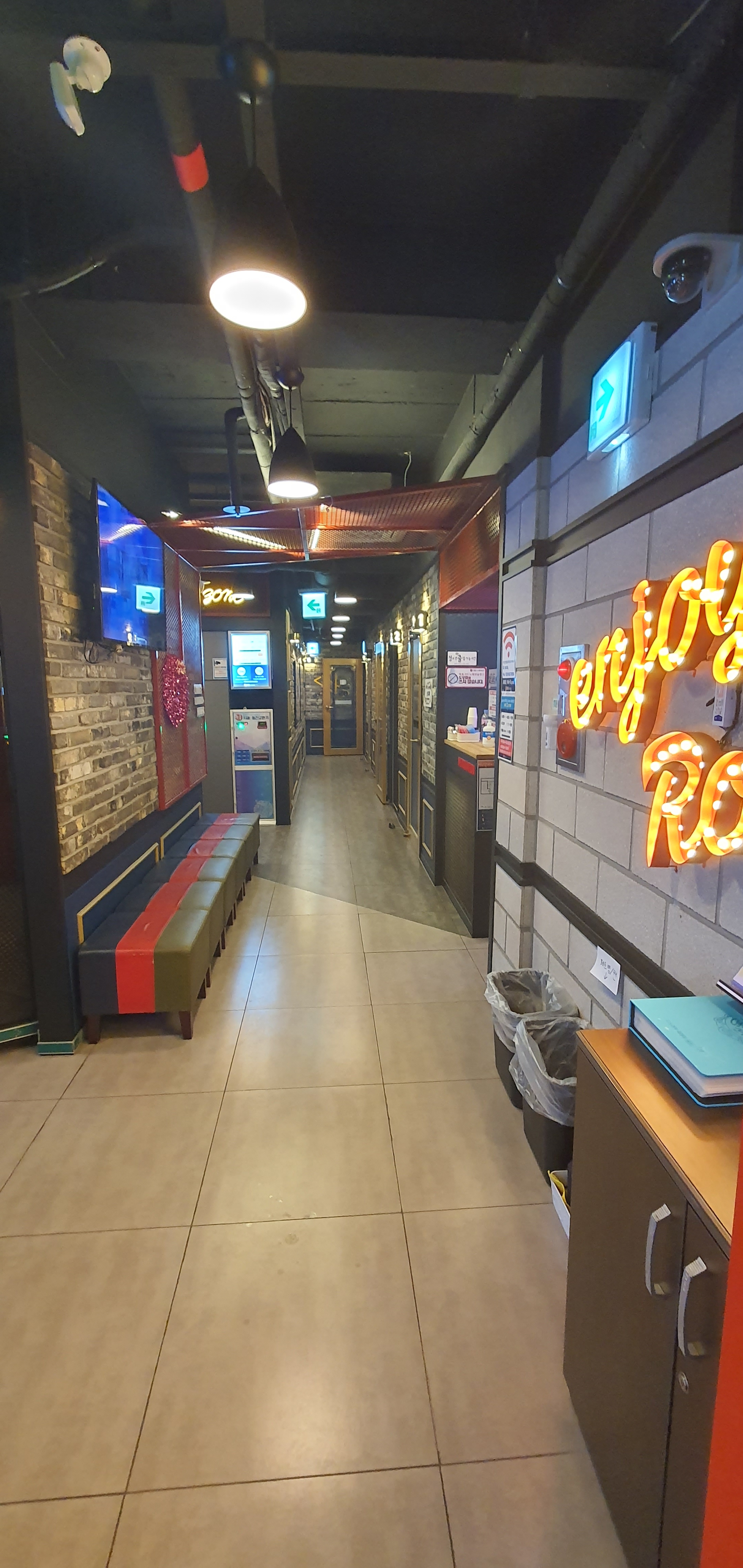 락휴 코인노래연습장 신사역점