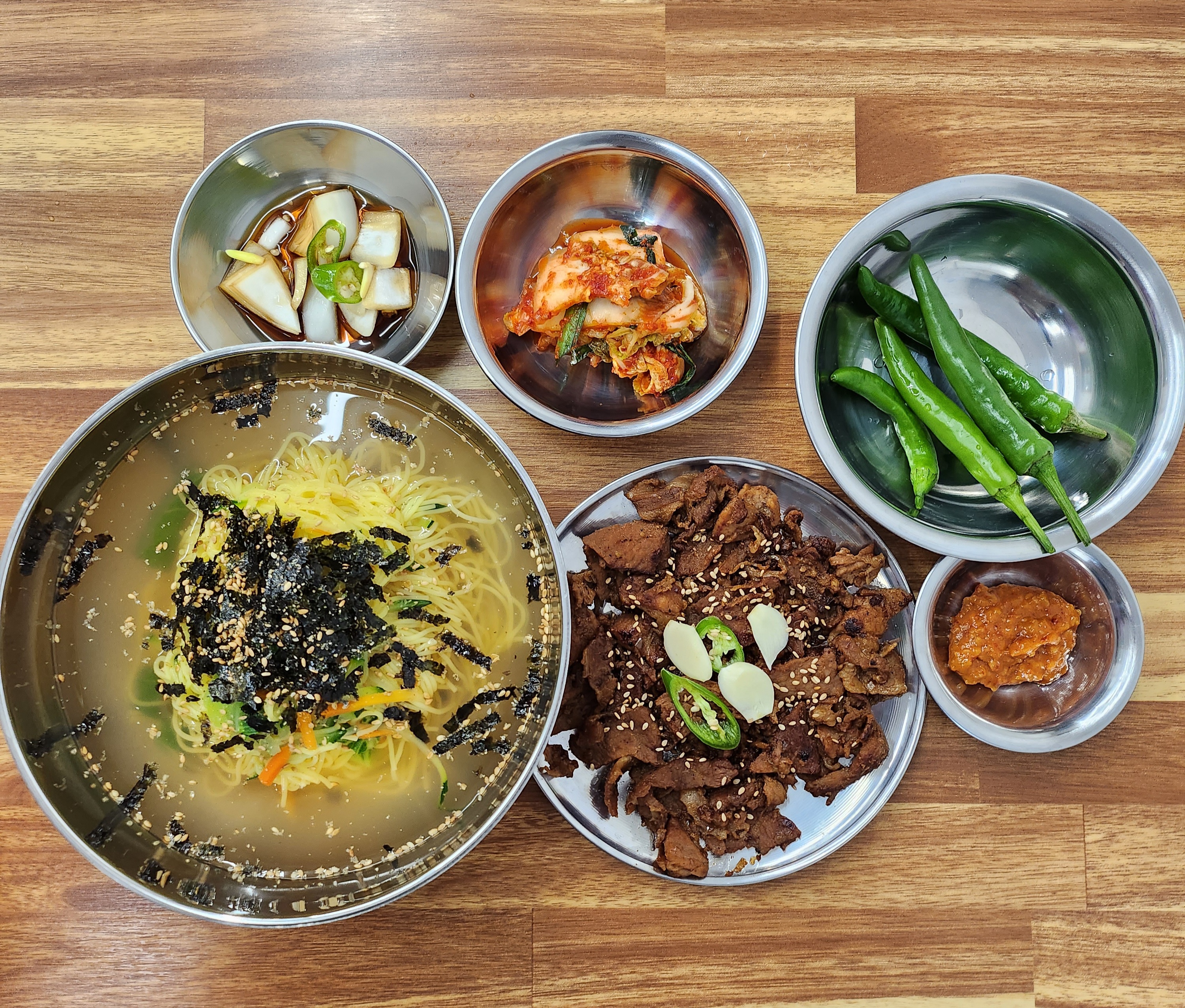 국수랑고기랑