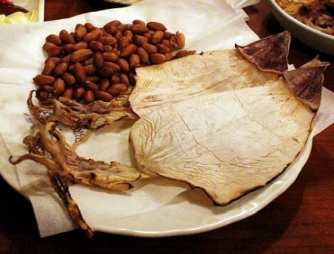 꼬꼬댁 숯불통닭
