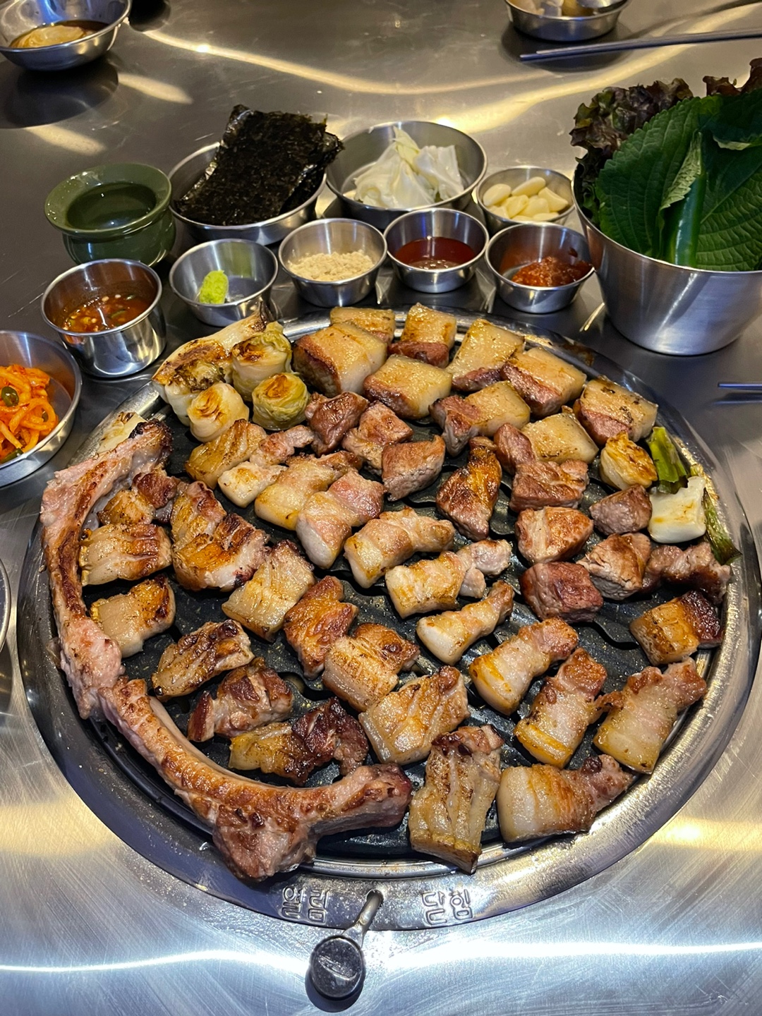 삼겹살전문점 추천 부산 강서구 오겹살 돼지껍데기 돼지뒷고기 항정살 통삼겹 한돈 목살 길음칠