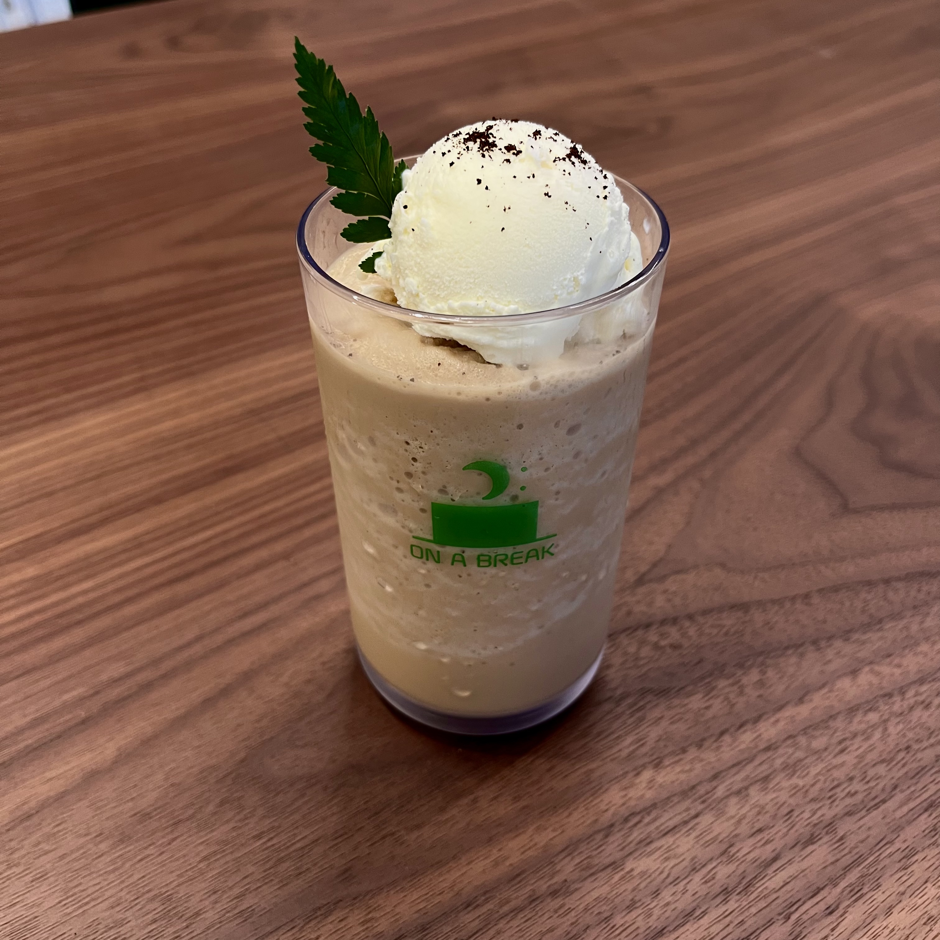 온어브레이크 ON A BREAK
