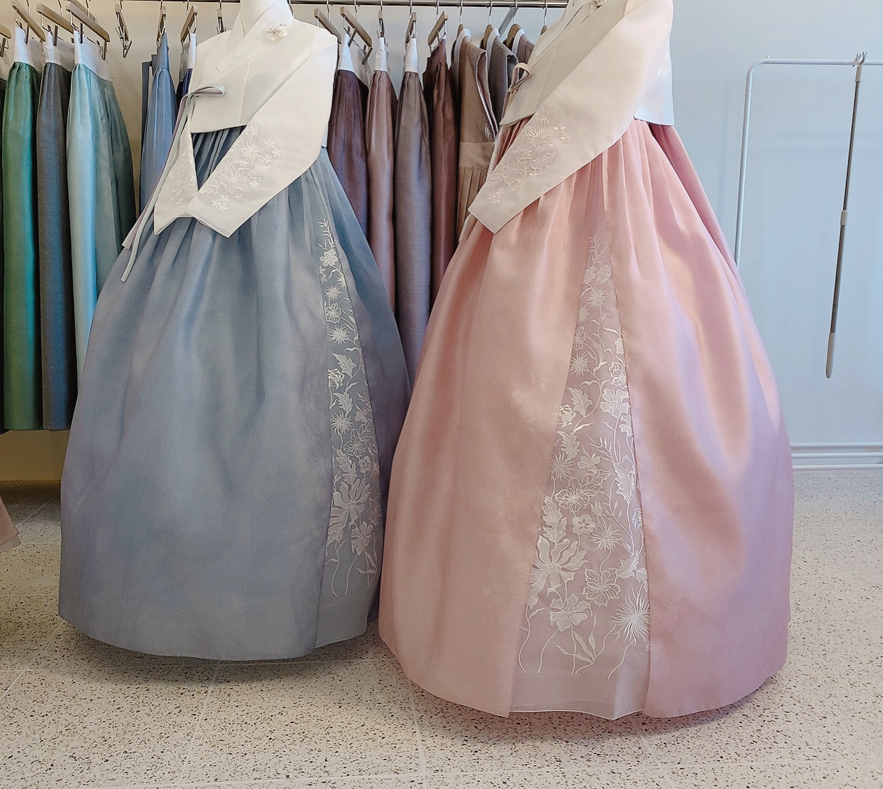 려밈한복 배곧본점