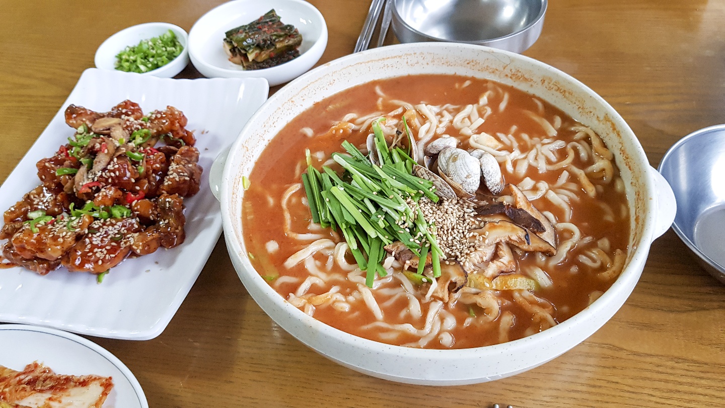 비오네손칼국수